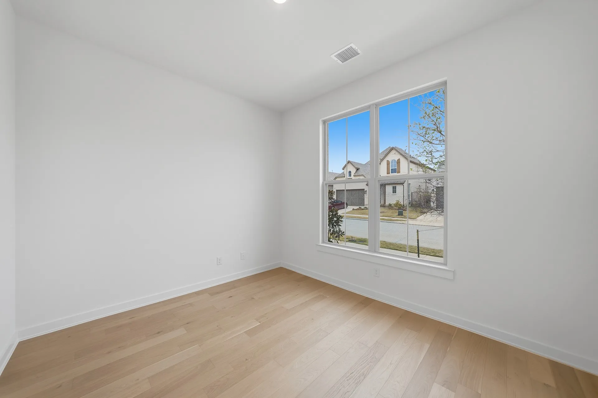 Single Family Residence For Sale in Collin County , 1512 Sandhill Lane, Celina, Texas 75009, 3 Bedroom, 3 Bathroom, 2 Garage spaces, 2,495 Sqft, built in 2025, mls#21389575, Real Estate Agent in Celina, Homes For Sale in Collin county, Homes For Sale in Celina, Realtor in Celina Texas, Real Estate Brokerage Independent Realty Texas, Luminita Cordes Realtor