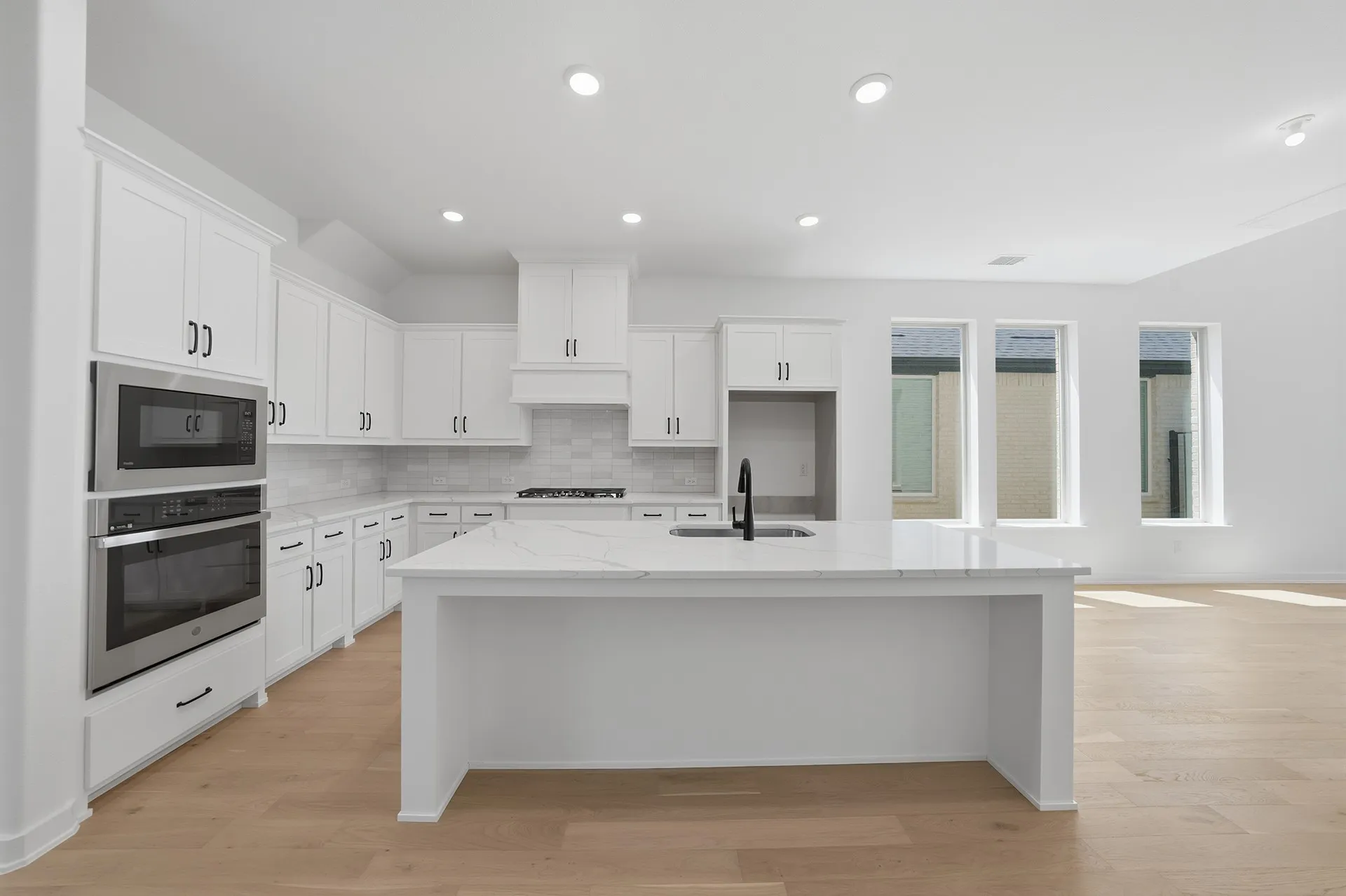 Single Family Residence For Sale in Collin County , 1512 Sandhill Lane, Celina, Texas 75009, 3 Bedroom, 3 Bathroom, 2 Garage spaces, 2,495 Sqft, built in 2025, mls#21389575, Real Estate Agent in Celina, Homes For Sale in Collin county, Homes For Sale in Celina, Realtor in Celina Texas, Real Estate Brokerage Independent Realty Texas, Luminita Cordes Realtor