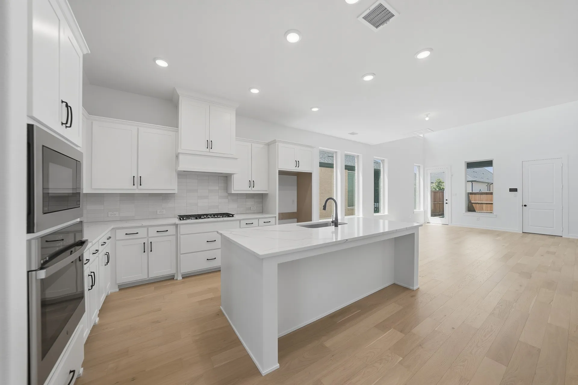 Single Family Residence For Sale in Collin County , 1512 Sandhill Lane, Celina, Texas 75009, 3 Bedroom, 3 Bathroom, 2 Garage spaces, 2,495 Sqft, built in 2025, mls#21389575, Real Estate Agent in Celina, Homes For Sale in Collin county, Homes For Sale in Celina, Realtor in Celina Texas, Real Estate Brokerage Independent Realty Texas, Luminita Cordes Realtor