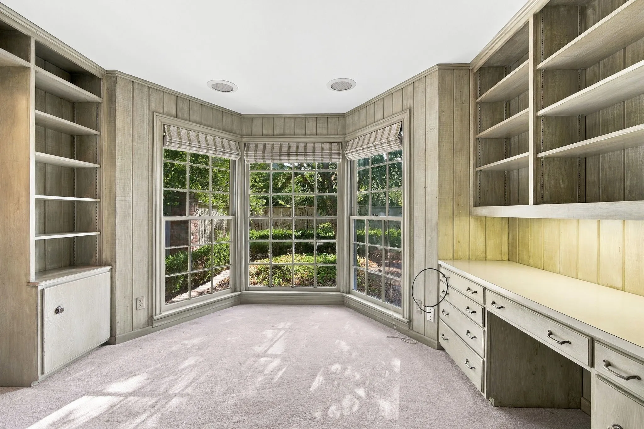 Single Family Residence For Sale in Hill County , 1107 E Walnut Street, Hillsboro, Texas 76645, 3 Bedroom, 3 Bathroom, 2 Garage spaces, 3,344 Sqft, built in 1950, mls#21388124, Real Estate Agent in Hillsboro, Homes For Sale in Hill county, Homes For Sale in Hillsboro, Realtor in Hillsboro Texas, Real Estate Brokerage Independent Realty Texas, Luminita Cordes Realtor