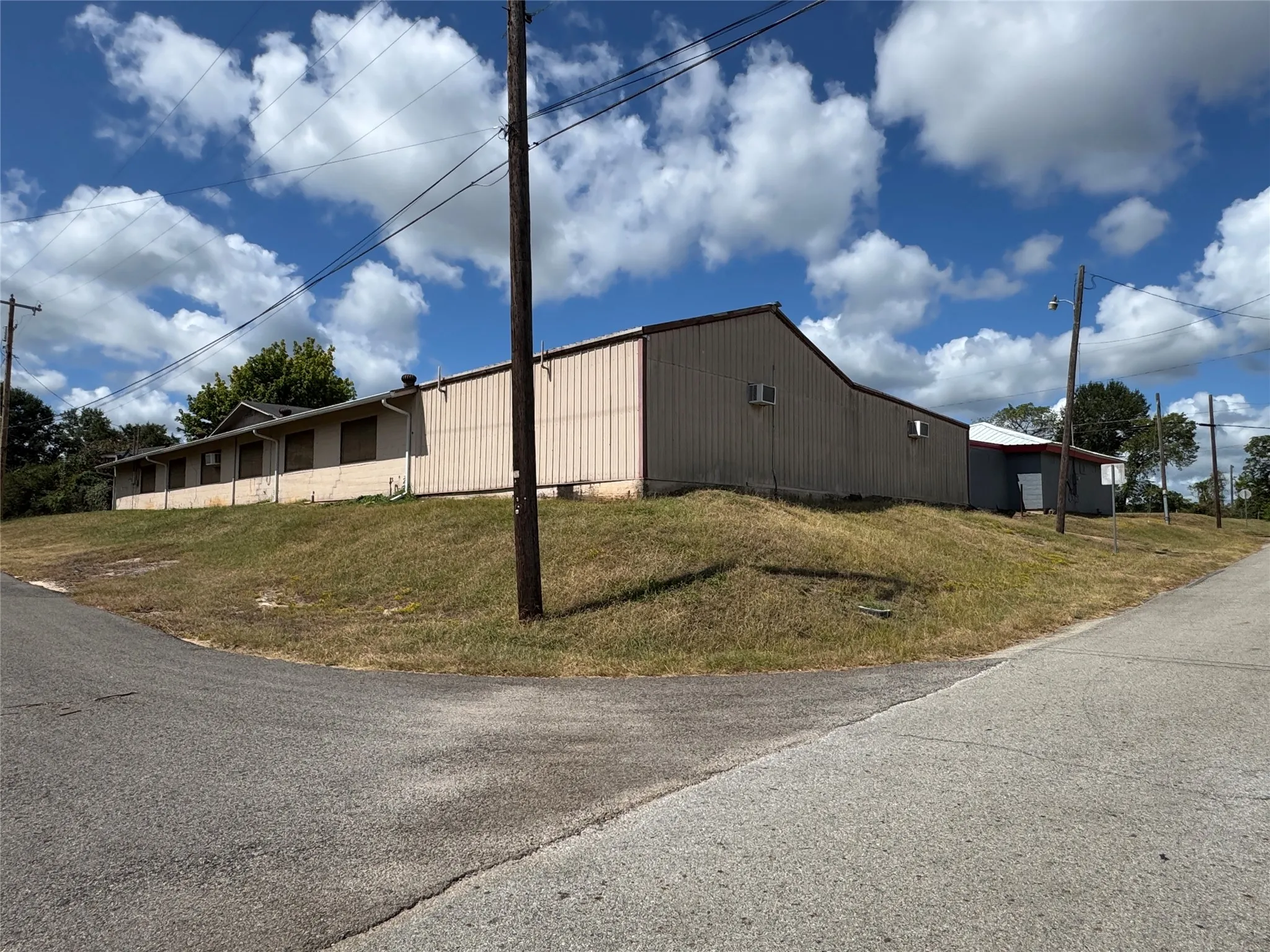 Office For Sale in Anderson County , 706 N Perry Street 1, Palestine, Texas 75801, 0, 0, Garage spaces, 0 Sqft, built in 1962, mls#21389581, Real Estate Agent in Palestine, Homes For Sale in Anderson county, Homes For Sale in Palestine, Realtor in Palestine Texas, Real Estate Brokerage Independent Realty Texas, Luminita Cordes Realtor