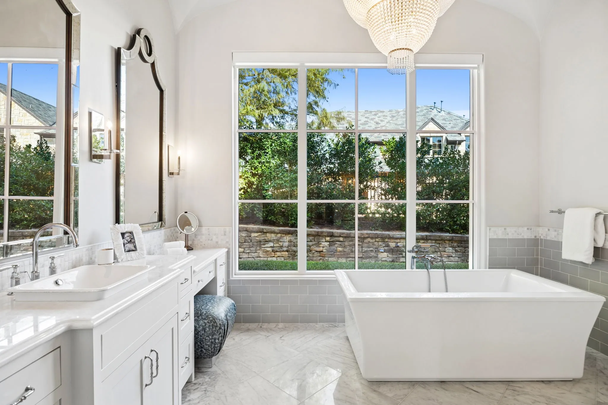 Single Family Residence For Sale in Tarrant County , 1402 Fountain Grass Court, Westlake, Texas 76262, 5 Bedroom, 7 Bathroom, 3 Garage spaces, 6,773 Sqft, built in 2016, mls#21388819, Real Estate Agent in Westlake, Homes For Sale in Tarrant county, Homes For Sale in Westlake, Realtor in Westlake Texas, Real Estate Brokerage Independent Realty Texas, Luminita Cordes Realtor