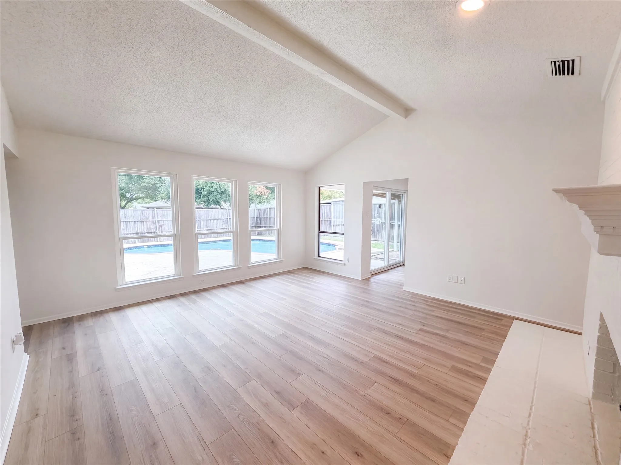 Single Family Residence For Sale in Denton County , 1845 Santa Fe, Lewisville, Texas 75077, 3 Bedroom, 2 Bathroom, 2 Garage spaces, 1,507 Sqft, built in 1974, mls#21388683, Real Estate Agent in Lewisville, Homes For Sale in Denton county, Homes For Sale in Lewisville, Realtor in Lewisville Texas, Real Estate Brokerage Independent Realty Texas, Luminita Cordes Realtor