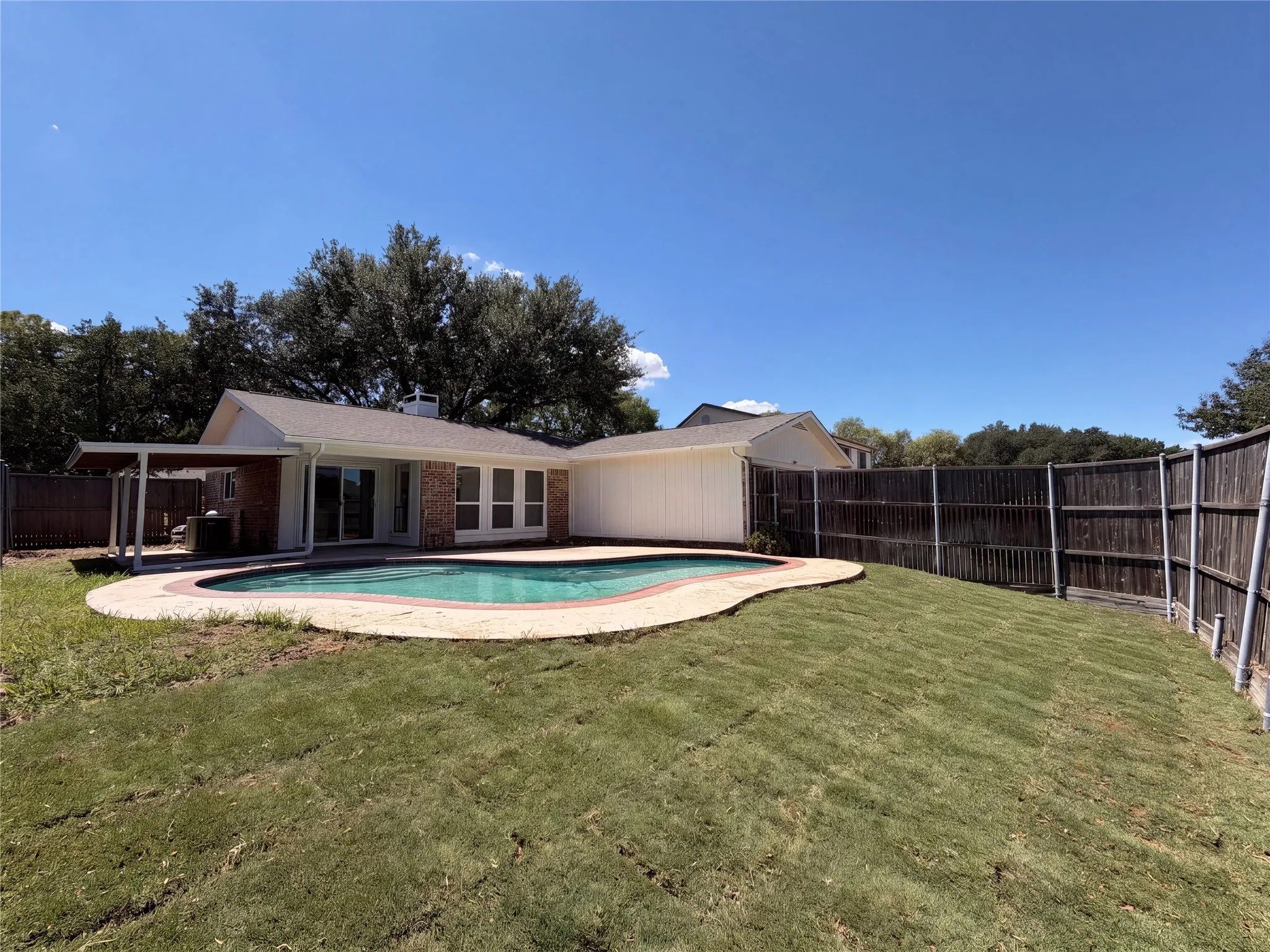 Single Family Residence For Sale in Denton County , 1845 Santa Fe, Lewisville, Texas 75077, 3 Bedroom, 2 Bathroom, 2 Garage spaces, 1,507 Sqft, built in 1974, mls#21388683, Real Estate Agent in Lewisville, Homes For Sale in Denton county, Homes For Sale in Lewisville, Realtor in Lewisville Texas, Real Estate Brokerage Independent Realty Texas, Luminita Cordes Realtor