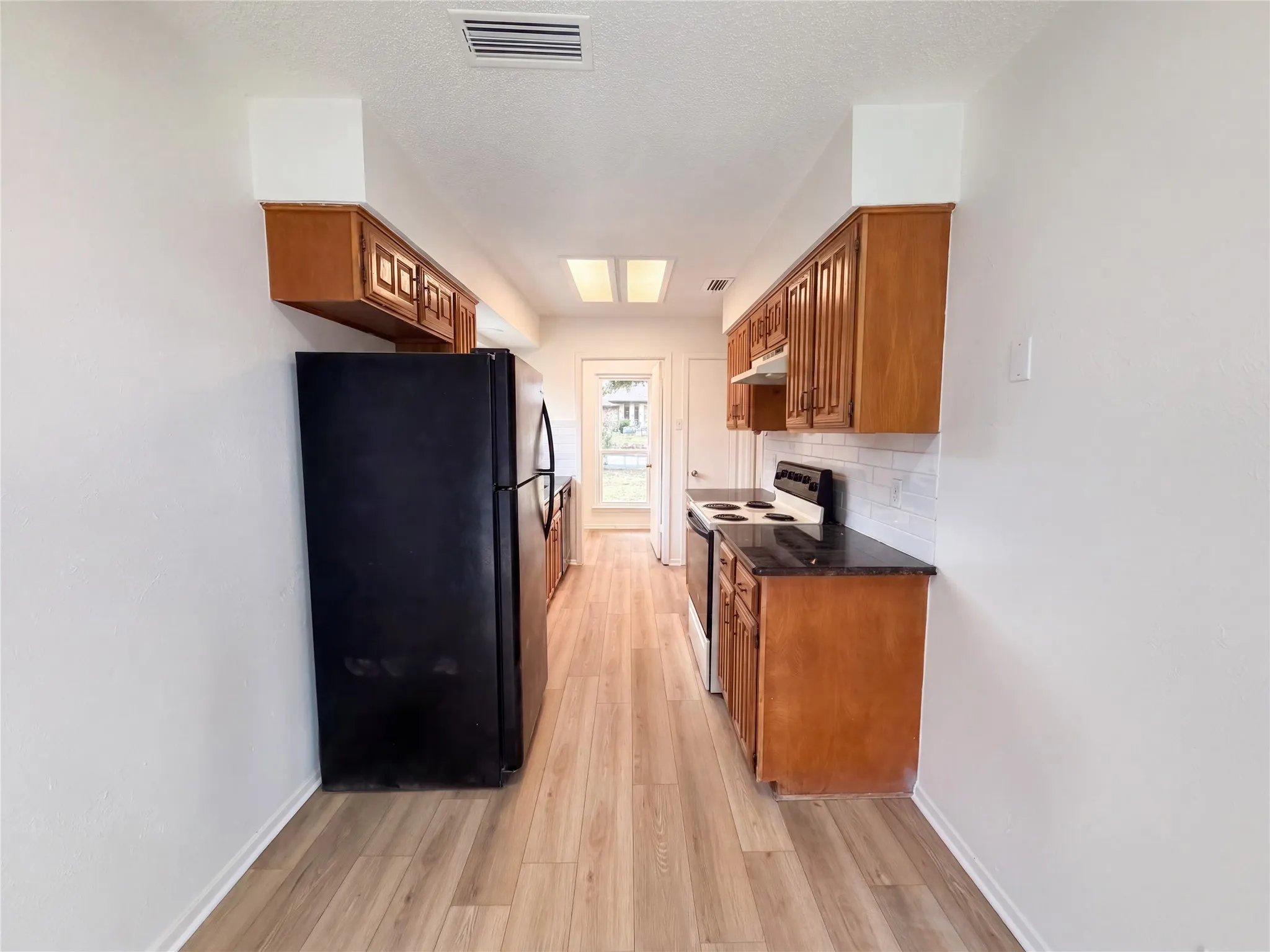 Single Family Residence For Sale in Denton County , 1845 Santa Fe, Lewisville, Texas 75077, 3 Bedroom, 2 Bathroom, 2 Garage spaces, 1,507 Sqft, built in 1974, mls#21388683, Real Estate Agent in Lewisville, Homes For Sale in Denton county, Homes For Sale in Lewisville, Realtor in Lewisville Texas, Real Estate Brokerage Independent Realty Texas, Luminita Cordes Realtor