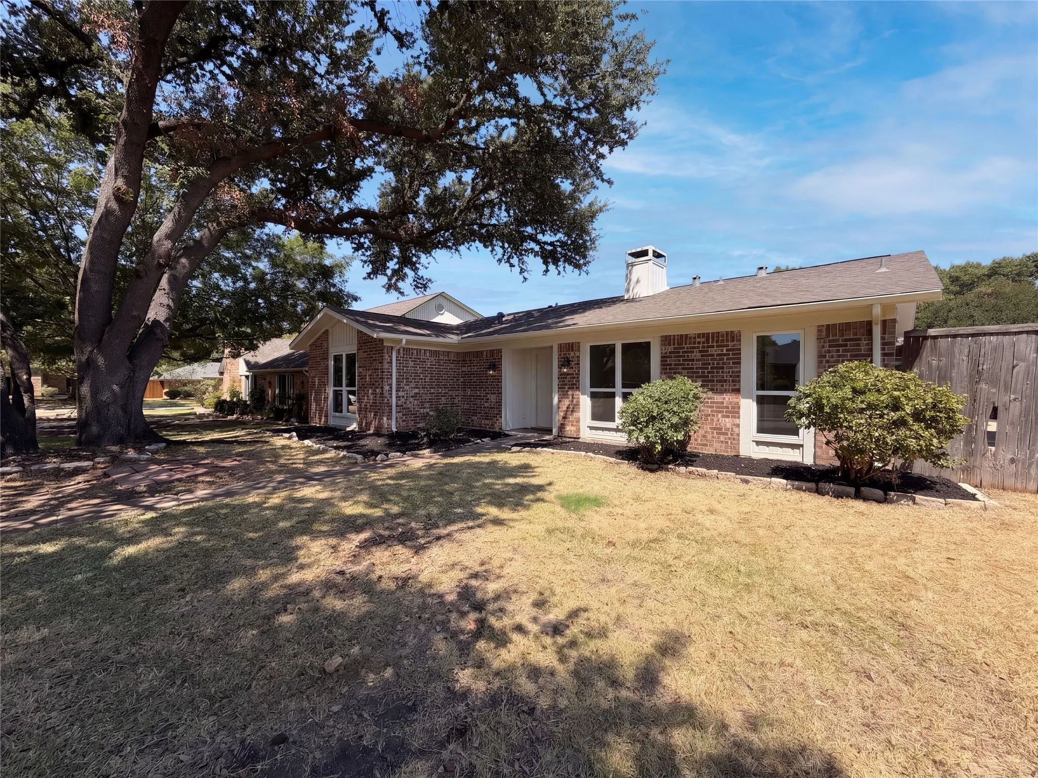 Single Family Residence For Sale in Denton County , 1845 Santa Fe, Lewisville, Texas 75077, 3 Bedroom, 2 Bathroom, 2 Garage spaces, 1,507 Sqft, built in 1974, mls#21388683, Real Estate Agent in Lewisville, Homes For Sale in Denton county, Homes For Sale in Lewisville, Realtor in Lewisville Texas, Real Estate Brokerage Independent Realty Texas, Luminita Cordes Realtor