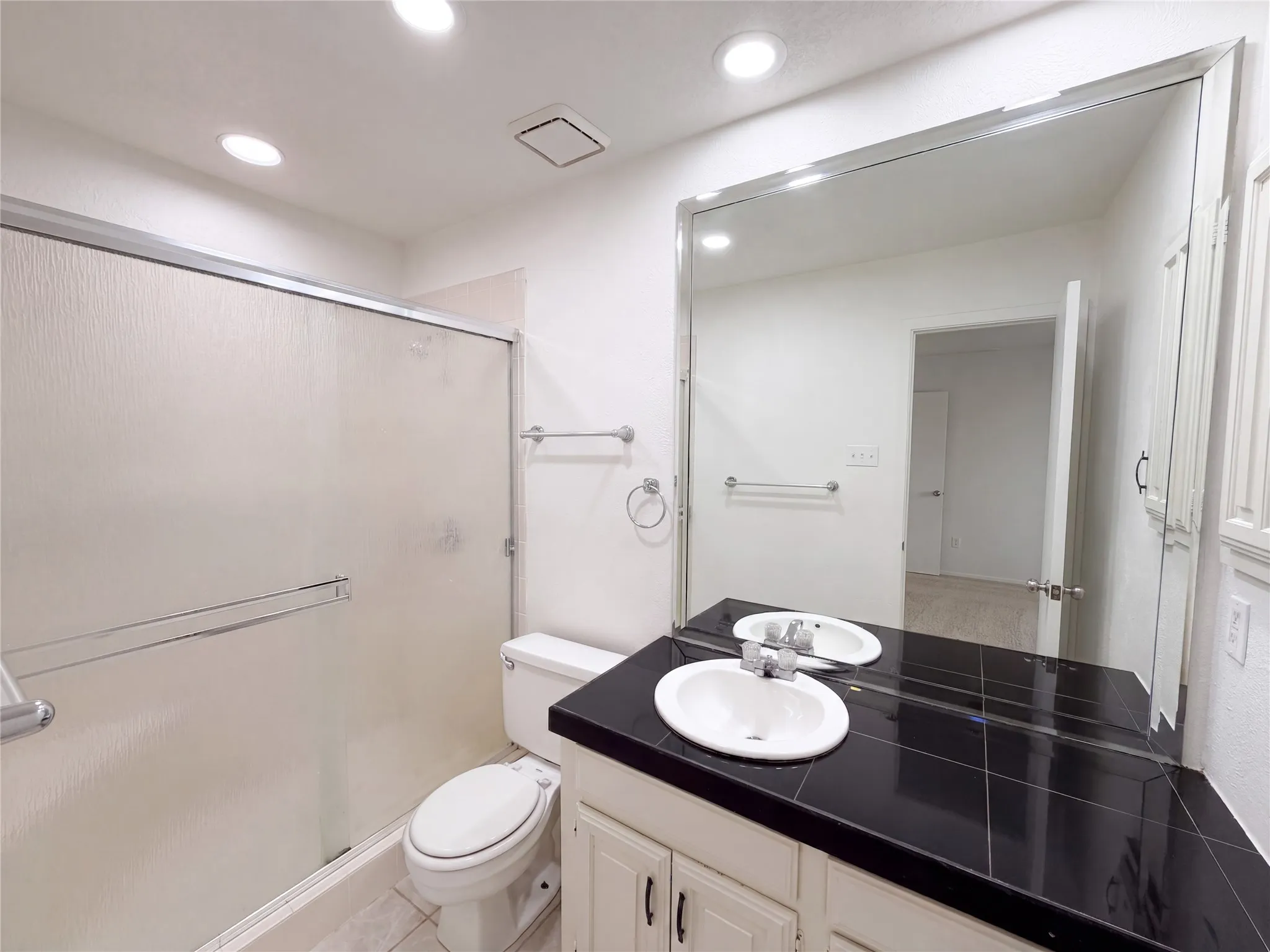 Single Family Residence For Sale in Denton County , 1845 Santa Fe, Lewisville, Texas 75077, 3 Bedroom, 2 Bathroom, 2 Garage spaces, 1,507 Sqft, built in 1974, mls#21388683, Real Estate Agent in Lewisville, Homes For Sale in Denton county, Homes For Sale in Lewisville, Realtor in Lewisville Texas, Real Estate Brokerage Independent Realty Texas, Luminita Cordes Realtor
