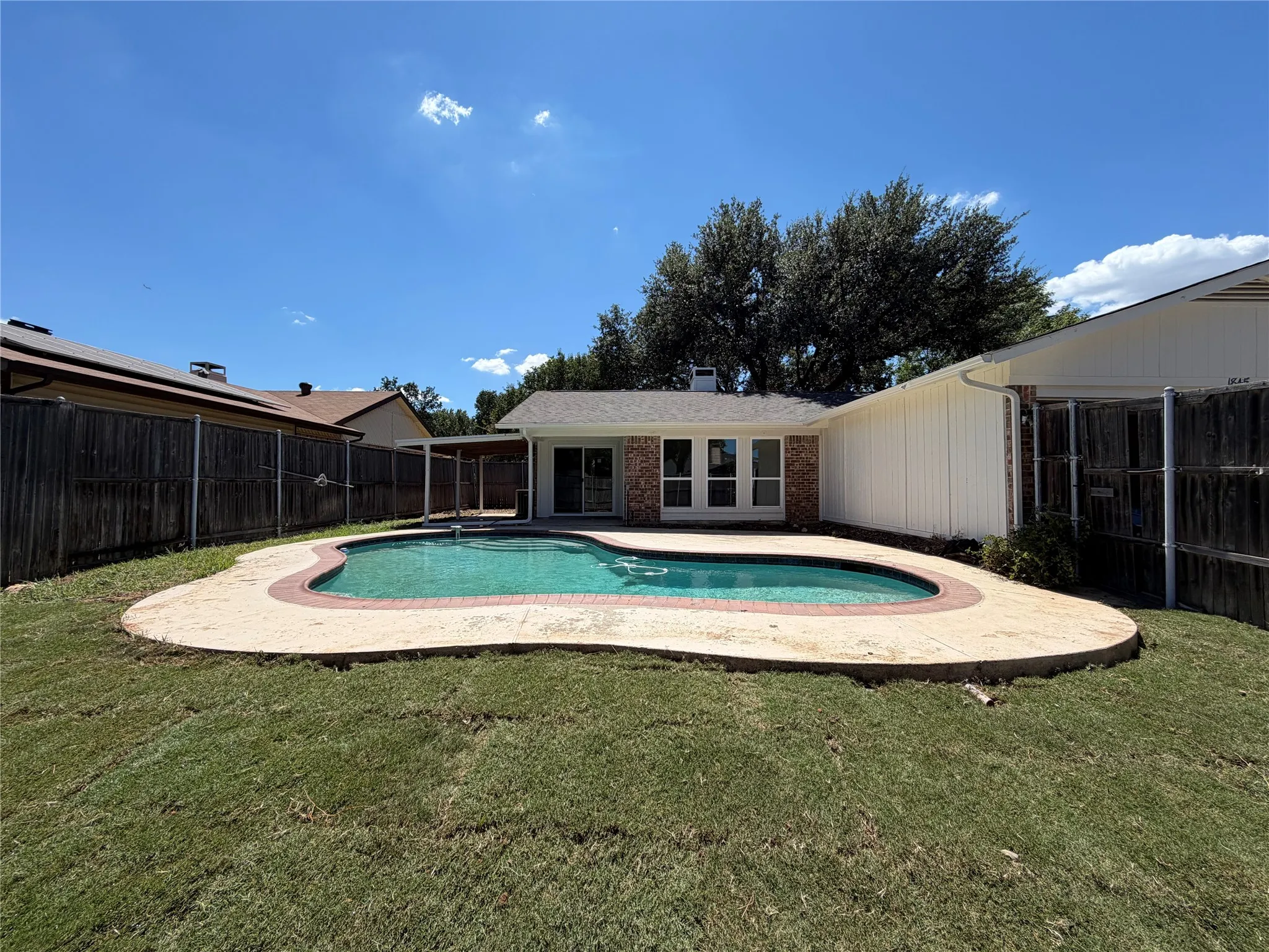 Single Family Residence For Sale in Denton County , 1845 Santa Fe, Lewisville, Texas 75077, 3 Bedroom, 2 Bathroom, 2 Garage spaces, 1,507 Sqft, built in 1974, mls#21388683, Real Estate Agent in Lewisville, Homes For Sale in Denton county, Homes For Sale in Lewisville, Realtor in Lewisville Texas, Real Estate Brokerage Independent Realty Texas, Luminita Cordes Realtor