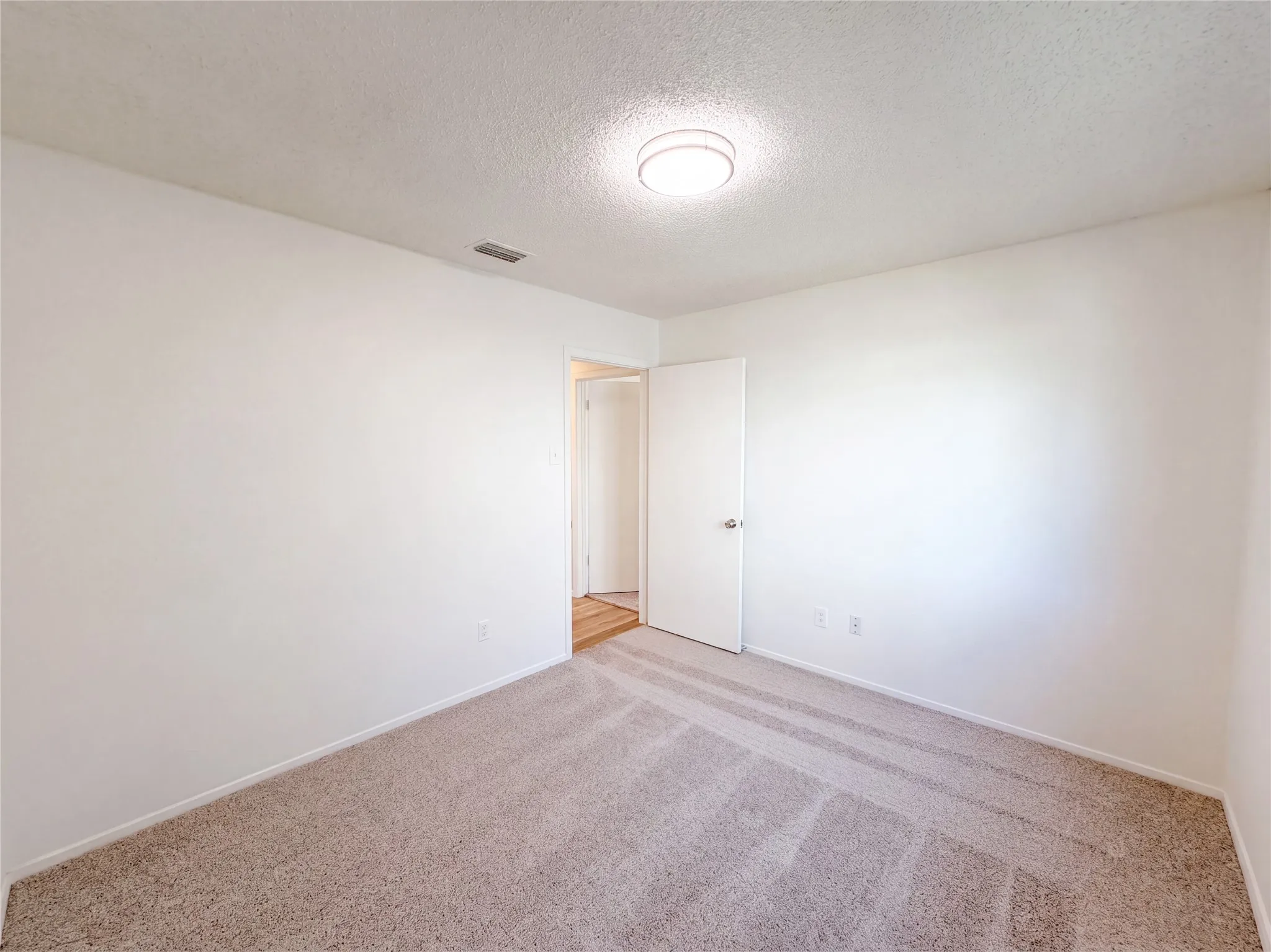 Single Family Residence For Sale in Denton County , 1845 Santa Fe, Lewisville, Texas 75077, 3 Bedroom, 2 Bathroom, 2 Garage spaces, 1,507 Sqft, built in 1974, mls#21388683, Real Estate Agent in Lewisville, Homes For Sale in Denton county, Homes For Sale in Lewisville, Realtor in Lewisville Texas, Real Estate Brokerage Independent Realty Texas, Luminita Cordes Realtor