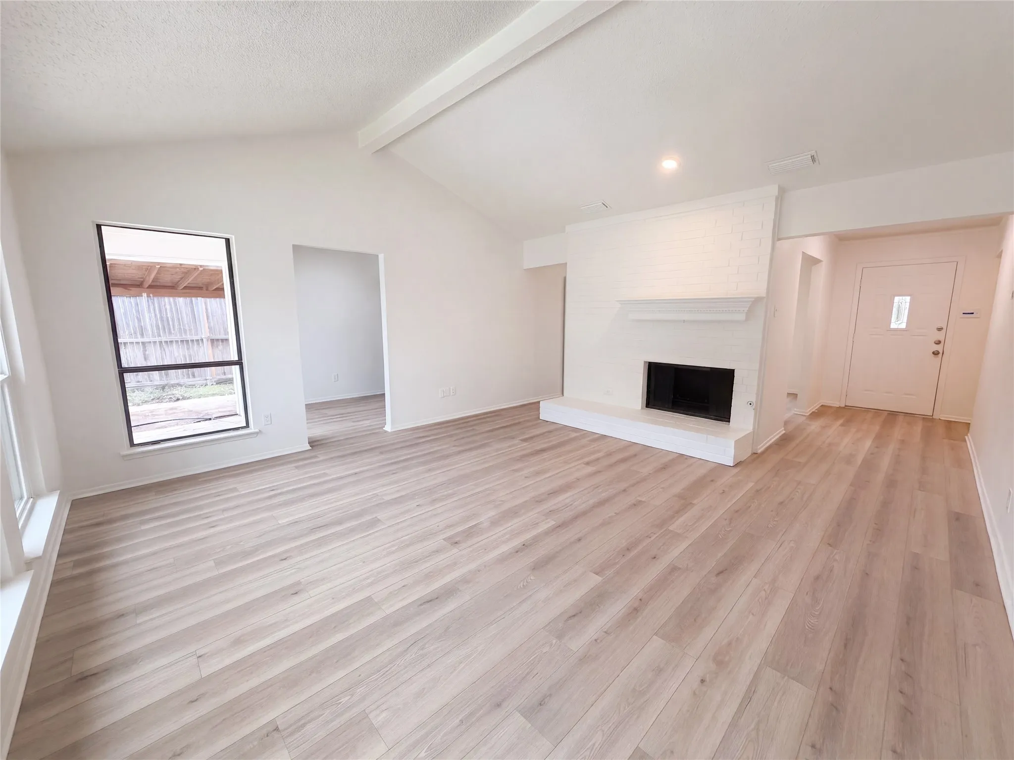 Single Family Residence For Sale in Denton County , 1845 Santa Fe, Lewisville, Texas 75077, 3 Bedroom, 2 Bathroom, 2 Garage spaces, 1,507 Sqft, built in 1974, mls#21388683, Real Estate Agent in Lewisville, Homes For Sale in Denton county, Homes For Sale in Lewisville, Realtor in Lewisville Texas, Real Estate Brokerage Independent Realty Texas, Luminita Cordes Realtor