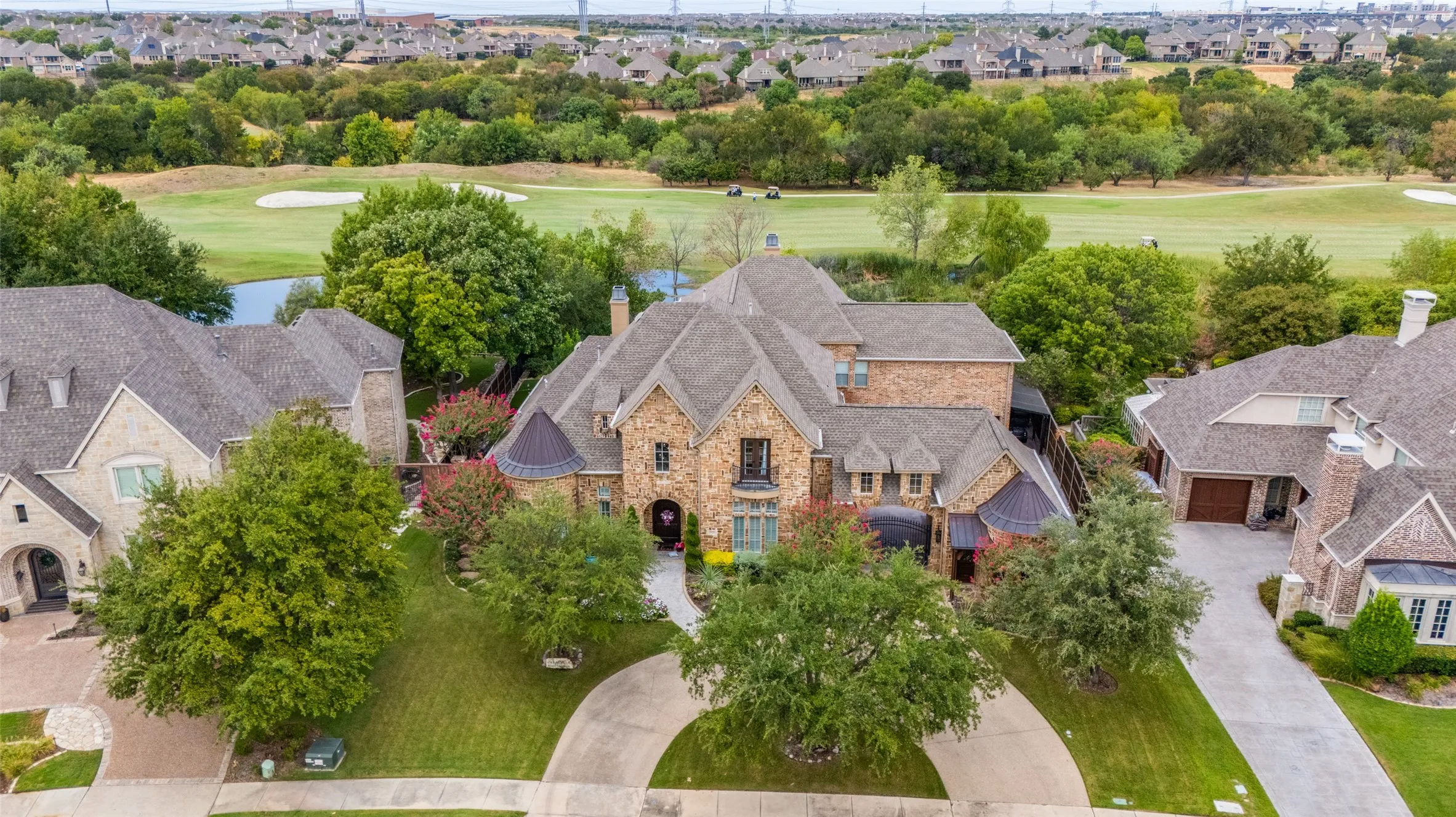 Single Family Residence For Sale in Denton County , 2613 Round Table Boulevard, Lewisville, Texas 75056, 5 Bedroom, 5 Bathroom, 4 Garage spaces, 6,000 Sqft, built in 2005, mls#21387413, Real Estate Agent in Lewisville, Homes For Sale in Denton county, Homes For Sale in Lewisville, Realtor in Lewisville Texas, Real Estate Brokerage Independent Realty Texas, Luminita Cordes Realtor