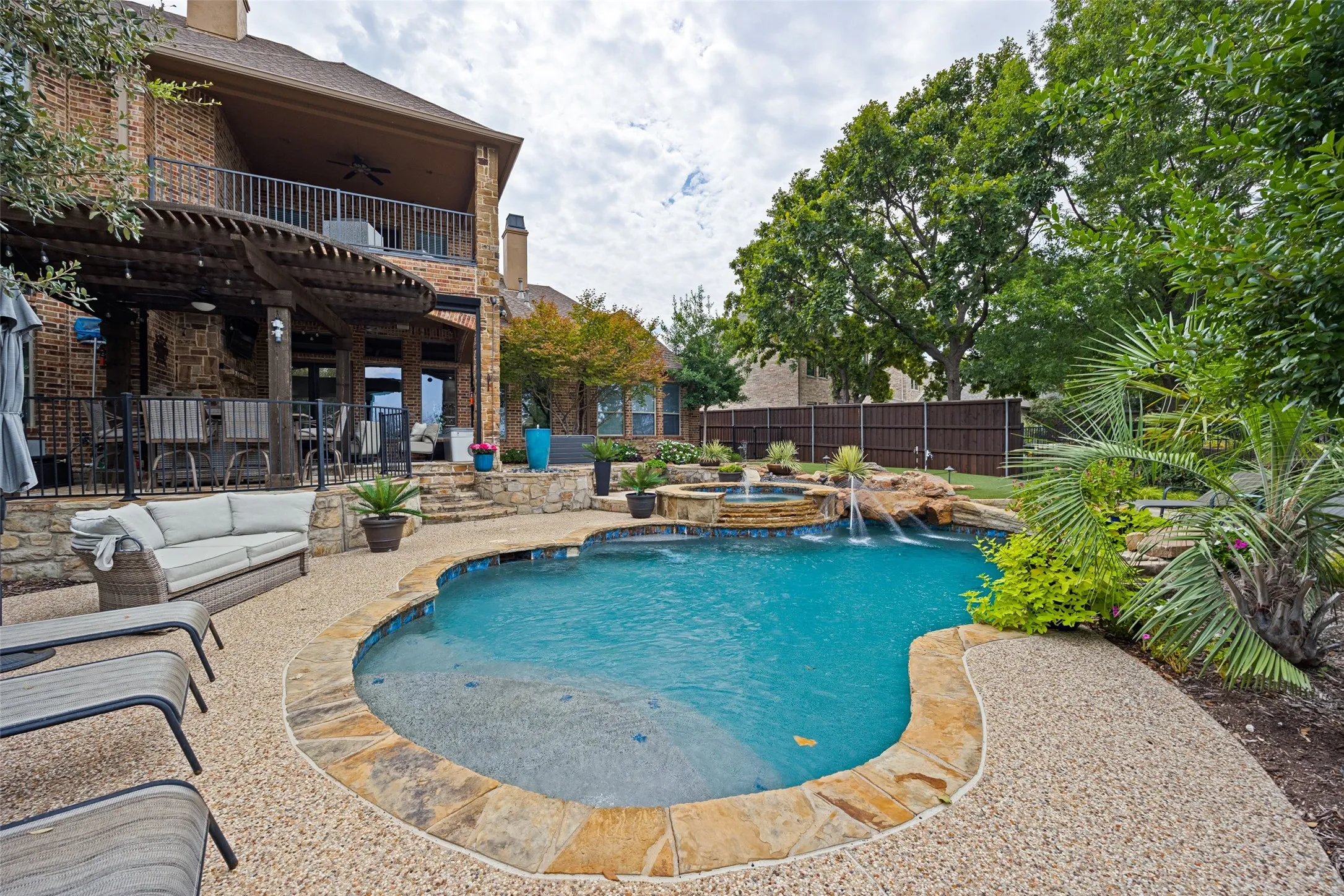 Single Family Residence For Sale in Denton County , 2613 Round Table Boulevard, Lewisville, Texas 75056, 5 Bedroom, 5 Bathroom, 4 Garage spaces, 6,000 Sqft, built in 2005, mls#21387413, Real Estate Agent in Lewisville, Homes For Sale in Denton county, Homes For Sale in Lewisville, Realtor in Lewisville Texas, Real Estate Brokerage Independent Realty Texas, Luminita Cordes Realtor