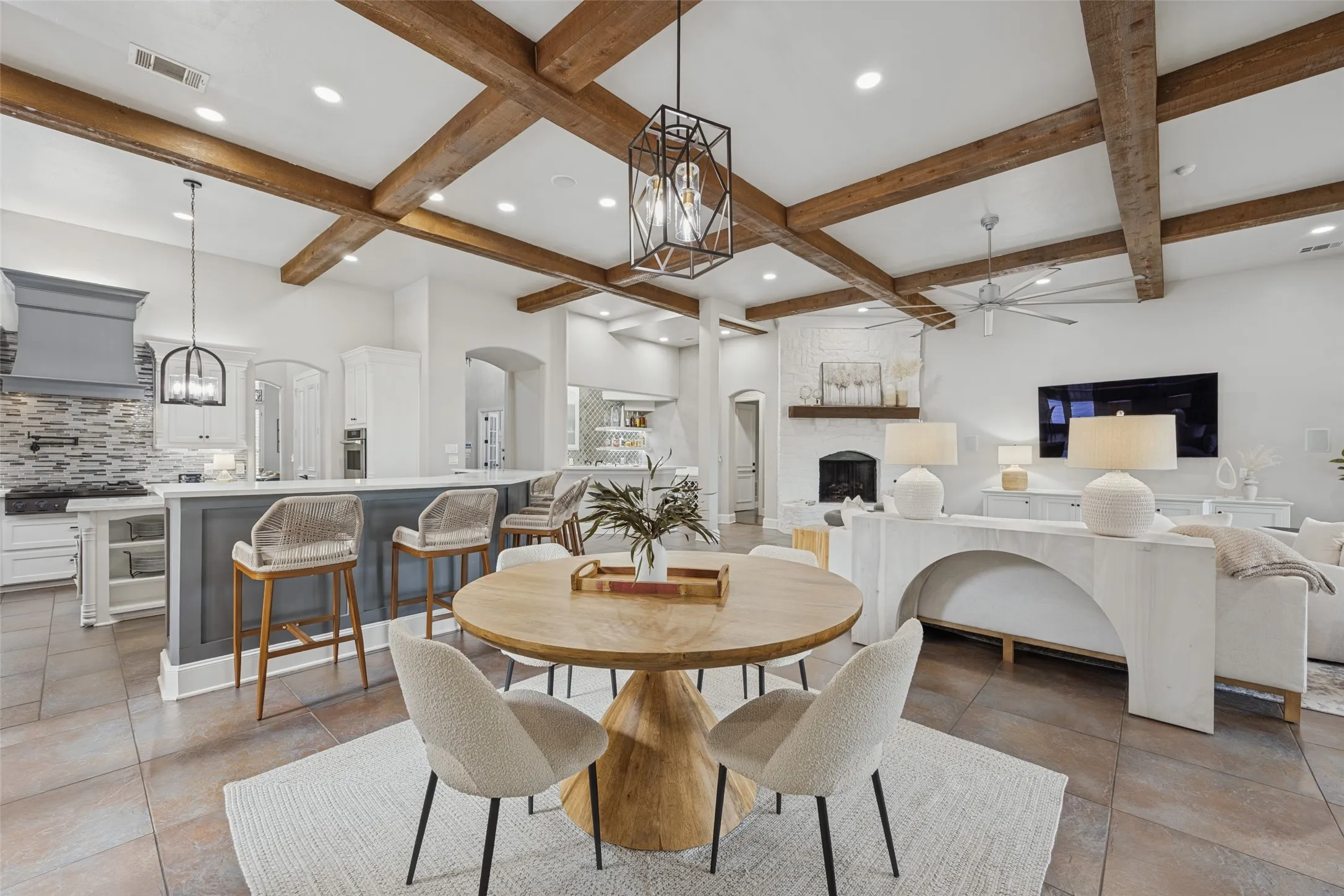 Single Family Residence For Sale in Denton County , 2613 Round Table Boulevard, Lewisville, Texas 75056, 5 Bedroom, 5 Bathroom, 4 Garage spaces, 6,000 Sqft, built in 2005, mls#21387413, Real Estate Agent in Lewisville, Homes For Sale in Denton county, Homes For Sale in Lewisville, Realtor in Lewisville Texas, Real Estate Brokerage Independent Realty Texas, Luminita Cordes Realtor