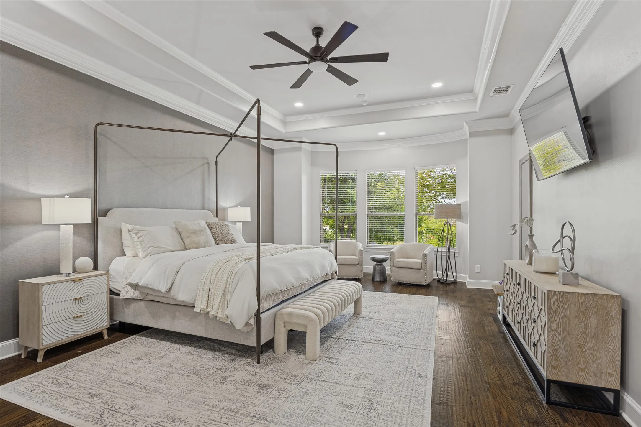 Single Family Residence For Sale in Denton County , 2613 Round Table Boulevard, Lewisville, Texas 75056, 5 Bedroom, 5 Bathroom, 4 Garage spaces, 6,000 Sqft, built in 2005, mls#21387413, Real Estate Agent in Lewisville, Homes For Sale in Denton county, Homes For Sale in Lewisville, Realtor in Lewisville Texas, Real Estate Brokerage Independent Realty Texas, Luminita Cordes Realtor