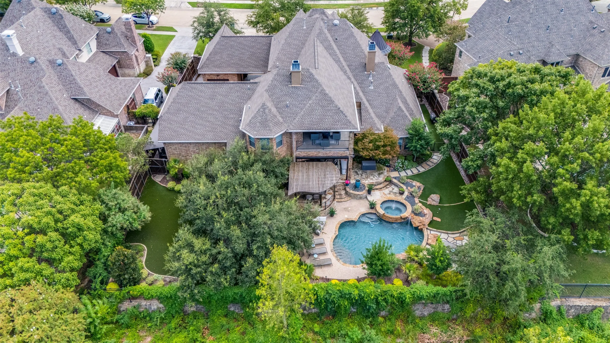 Single Family Residence For Sale in Denton County , 2613 Round Table Boulevard, Lewisville, Texas 75056, 5 Bedroom, 5 Bathroom, 4 Garage spaces, 6,000 Sqft, built in 2005, mls#21387413, Real Estate Agent in Lewisville, Homes For Sale in Denton county, Homes For Sale in Lewisville, Realtor in Lewisville Texas, Real Estate Brokerage Independent Realty Texas, Luminita Cordes Realtor