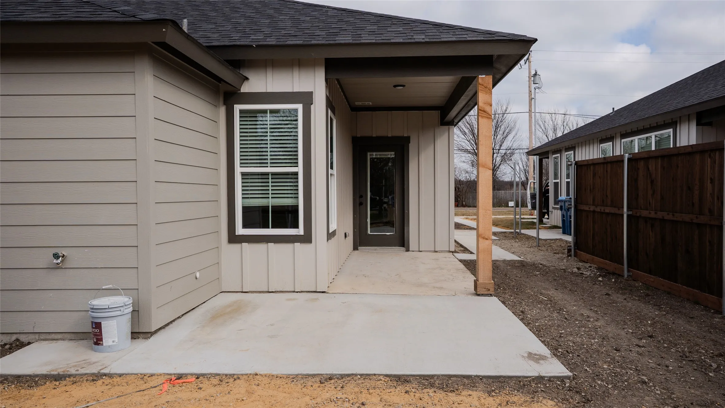 Duplex For Rent in Ellis County , 390 N Dallas Street, Palmer, Texas 75152, 3 Bedroom, 2 Bathroom, Garage spaces, 1,465 Sqft, built in 2025, mls#21388387, Real Estate Agent in Palmer, Homes For Rent in Ellis county, Homes For Rent in Palmer, Realtor in Palmer Texas, Real Estate Brokerage Independent Realty Texas, Luminita Cordes Realtor