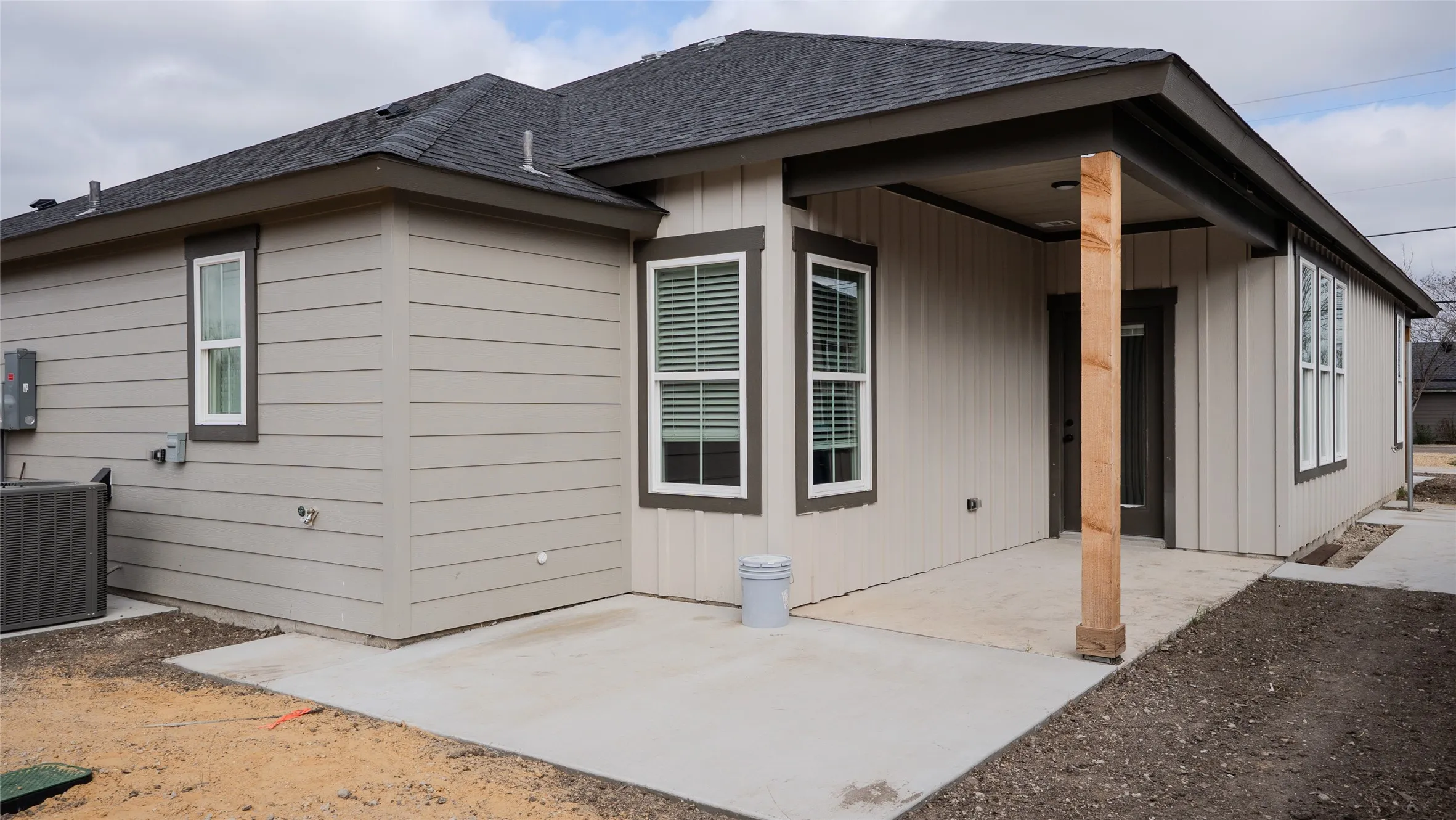 Duplex For Rent in Ellis County , 390 N Dallas Street, Palmer, Texas 75152, 3 Bedroom, 2 Bathroom, Garage spaces, 1,465 Sqft, built in 2025, mls#21388387, Real Estate Agent in Palmer, Homes For Rent in Ellis county, Homes For Rent in Palmer, Realtor in Palmer Texas, Real Estate Brokerage Independent Realty Texas, Luminita Cordes Realtor