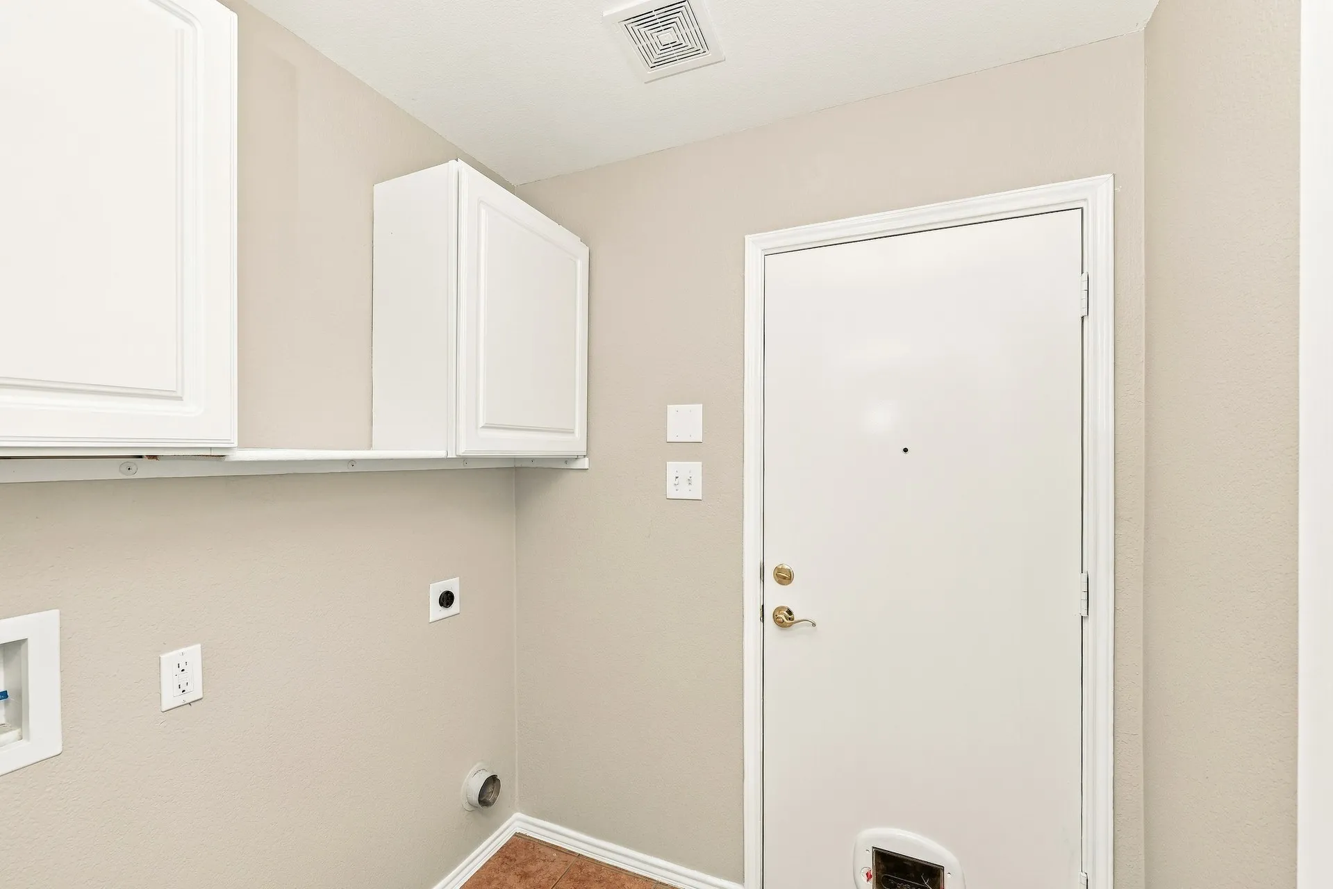 Single Family Residence For Sale in Ellis County , 3911 Alpha Way, Midlothian, Texas 76065, 4 Bedroom, 3 Bathroom, 2 Garage spaces, 2,587 Sqft, built in 2005, mls#21389539, Real Estate Agent in Midlothian, Homes For Sale in Ellis county, Homes For Sale in Midlothian, Realtor in Midlothian Texas, Real Estate Brokerage Independent Realty Texas, Luminita Cordes Realtor