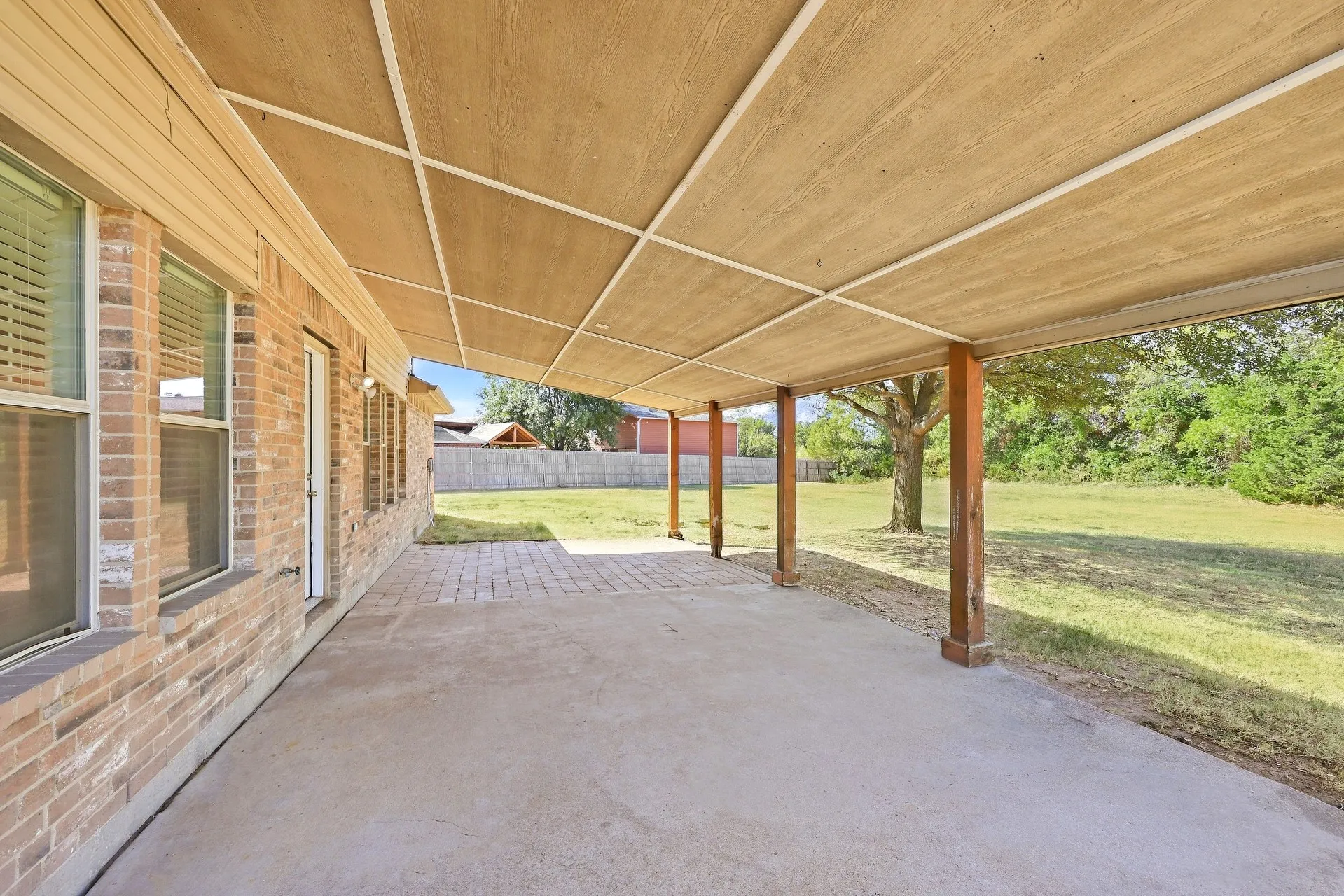Single Family Residence For Sale in Ellis County , 3911 Alpha Way, Midlothian, Texas 76065, 4 Bedroom, 3 Bathroom, 2 Garage spaces, 2,587 Sqft, built in 2005, mls#21389539, Real Estate Agent in Midlothian, Homes For Sale in Ellis county, Homes For Sale in Midlothian, Realtor in Midlothian Texas, Real Estate Brokerage Independent Realty Texas, Luminita Cordes Realtor