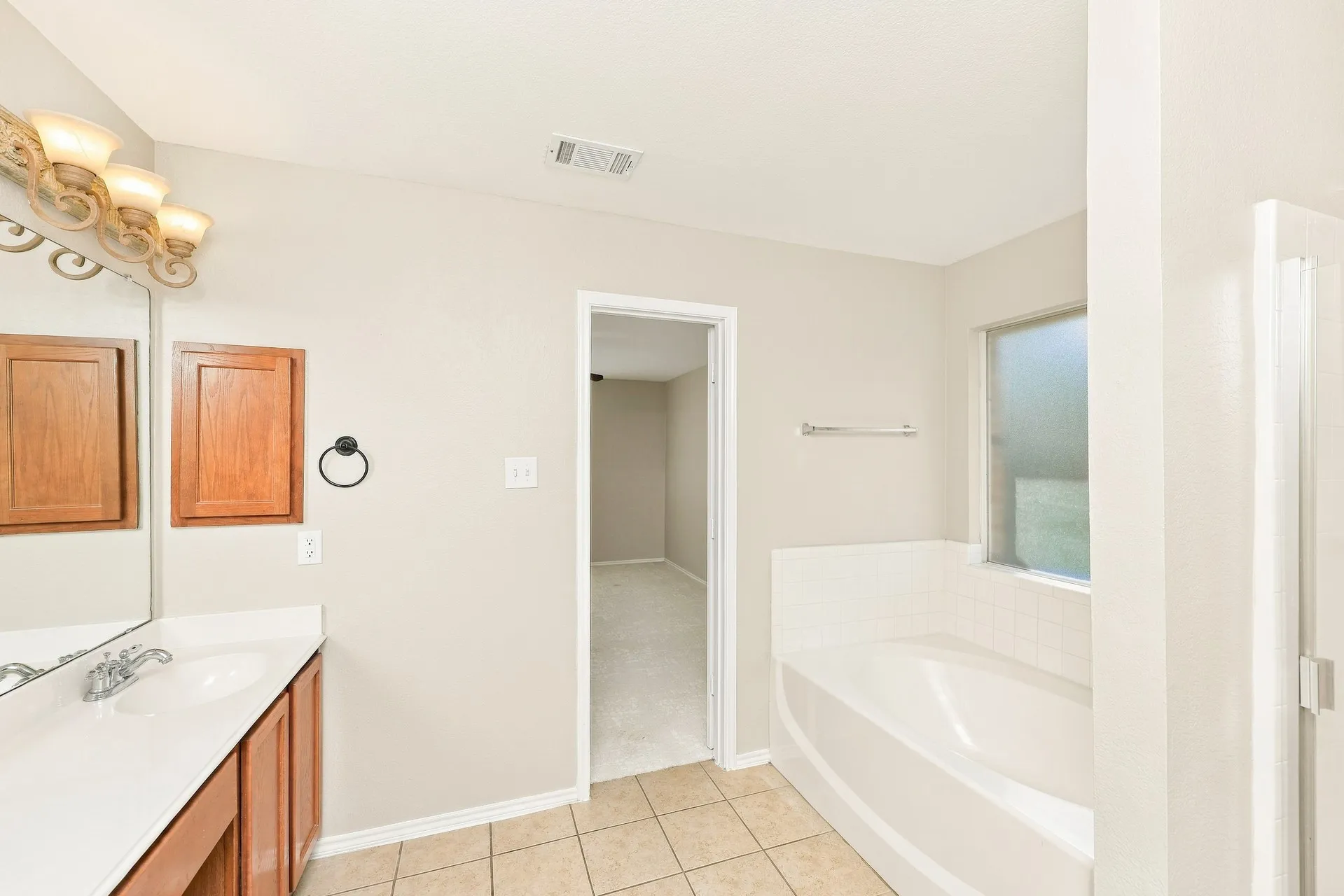 Single Family Residence For Sale in Ellis County , 3911 Alpha Way, Midlothian, Texas 76065, 4 Bedroom, 3 Bathroom, 2 Garage spaces, 2,587 Sqft, built in 2005, mls#21389539, Real Estate Agent in Midlothian, Homes For Sale in Ellis county, Homes For Sale in Midlothian, Realtor in Midlothian Texas, Real Estate Brokerage Independent Realty Texas, Luminita Cordes Realtor