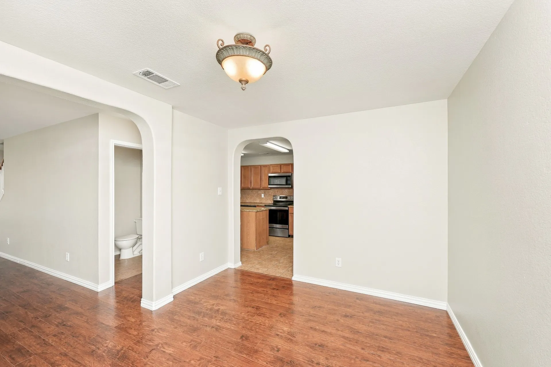 Single Family Residence For Sale in Ellis County , 3911 Alpha Way, Midlothian, Texas 76065, 4 Bedroom, 3 Bathroom, 2 Garage spaces, 2,587 Sqft, built in 2005, mls#21389539, Real Estate Agent in Midlothian, Homes For Sale in Ellis county, Homes For Sale in Midlothian, Realtor in Midlothian Texas, Real Estate Brokerage Independent Realty Texas, Luminita Cordes Realtor