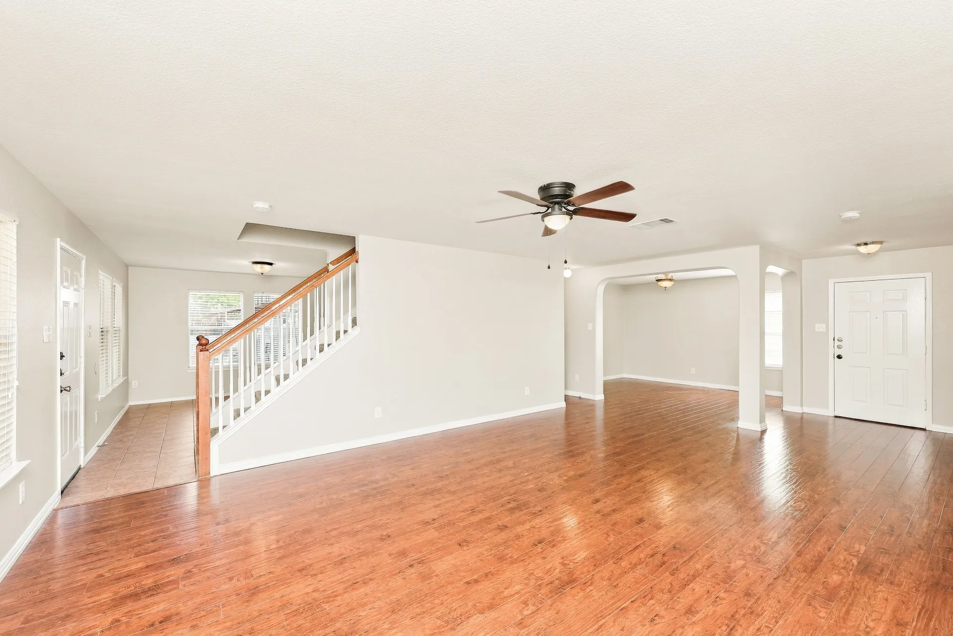 Single Family Residence For Sale in Ellis County , 3911 Alpha Way, Midlothian, Texas 76065, 4 Bedroom, 3 Bathroom, 2 Garage spaces, 2,587 Sqft, built in 2005, mls#21389539, Real Estate Agent in Midlothian, Homes For Sale in Ellis county, Homes For Sale in Midlothian, Realtor in Midlothian Texas, Real Estate Brokerage Independent Realty Texas, Luminita Cordes Realtor