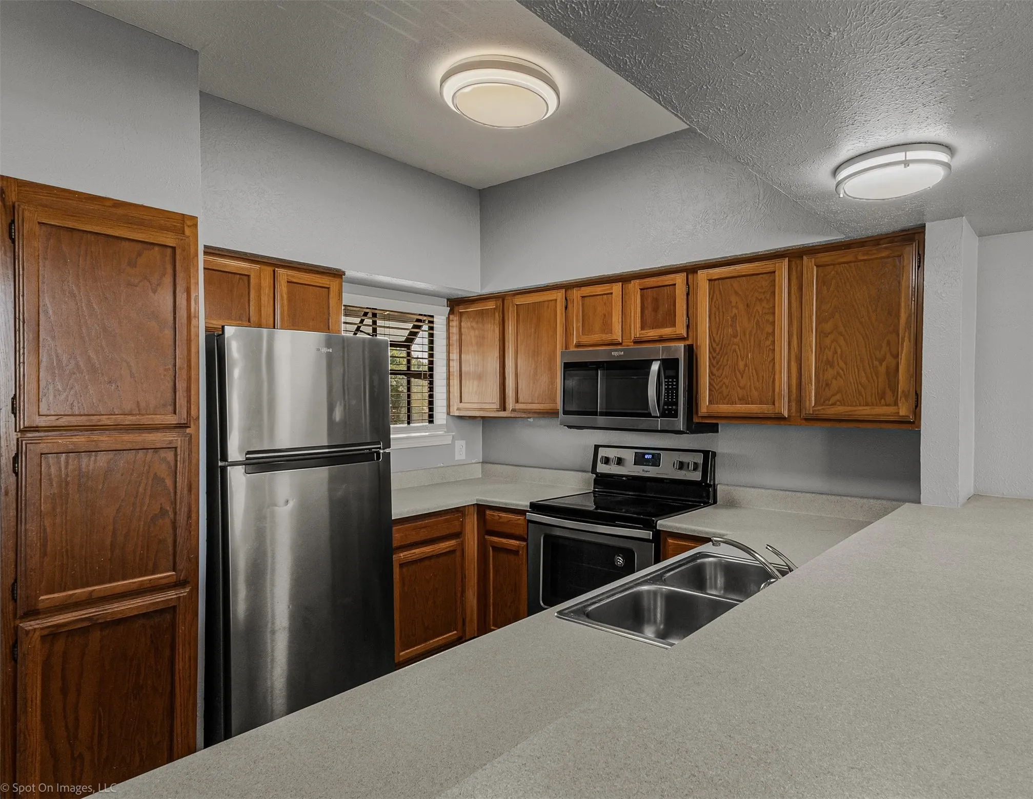 Condominium For Rent in Rockwall County , 373 Henry M Chandler Drive, Rockwall, Texas 75032, 2 Bedroom, 2 Bathroom, Garage spaces, 1,022 Sqft, built in 1983, mls#21389594, Real Estate Agent in Rockwall, Homes For Rent in Rockwall county, Homes For Rent in Rockwall, Realtor in Rockwall Texas, Real Estate Brokerage Independent Realty Texas, Luminita Cordes Realtor