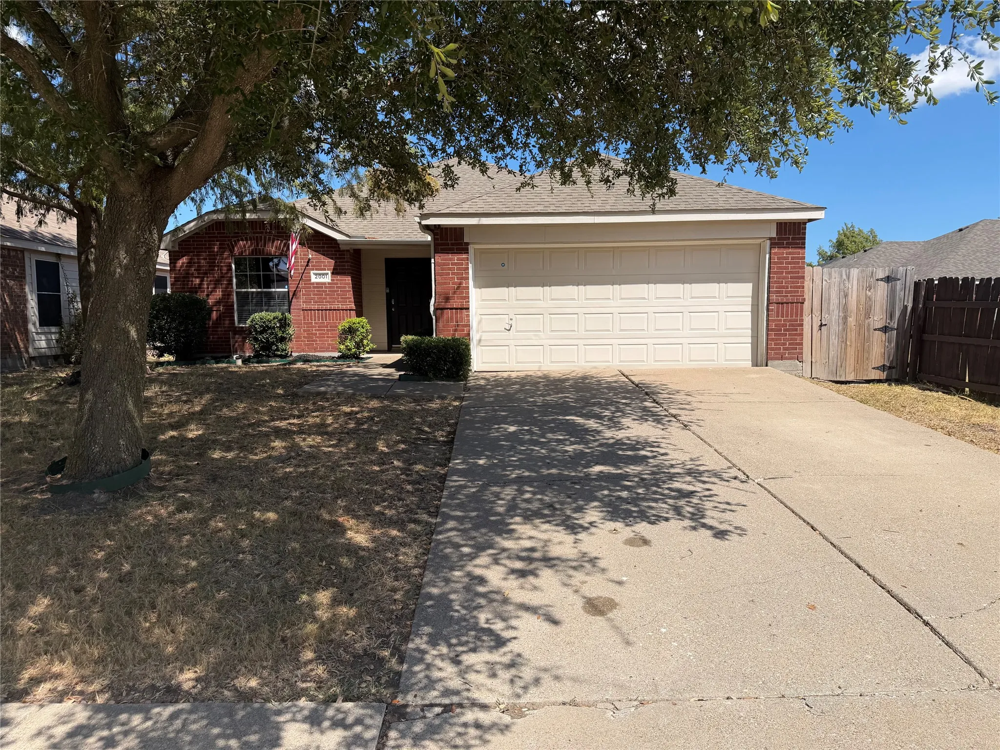 Single Family Residence For Sale in Kaufman County , 2001 Fairview Drive, Forney, Texas 75126, 3 Bedroom, 2 Bathroom, 2 Garage spaces, 1,560 Sqft, built in 2003, mls#21389569, Real Estate Agent in Forney, Homes For Sale in Kaufman county, Homes For Sale in Forney, Realtor in Forney Texas, Real Estate Brokerage Independent Realty Texas, Luminita Cordes Realtor