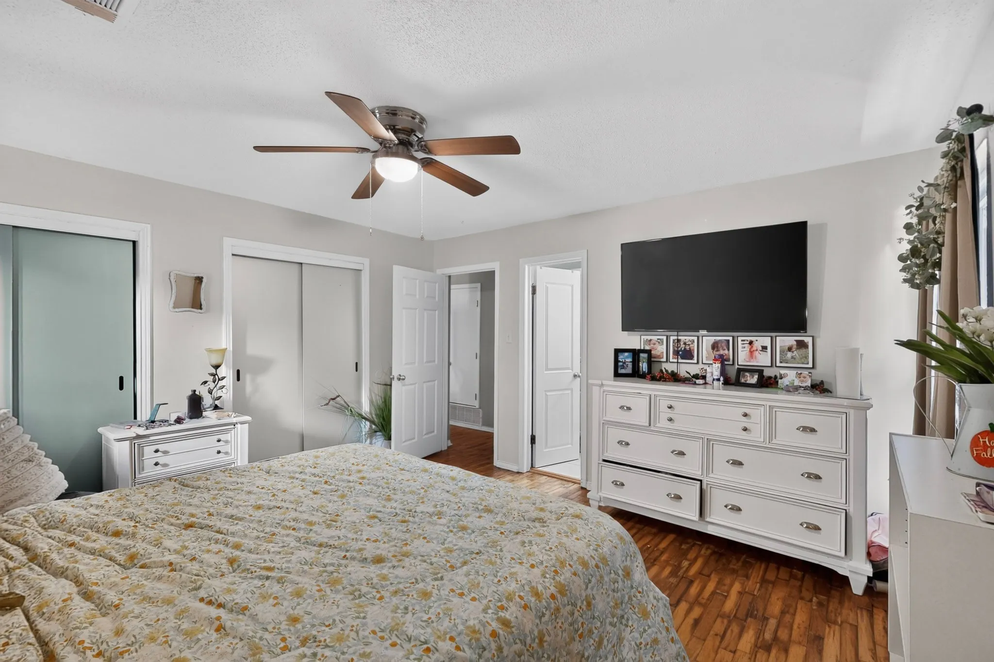 Single Family Residence For Sale in Dallas County , 551 Dawson Drive, Duncanville, Texas 75116, 3 Bedroom, 2 Bathroom, 1 Garage spaces, 1,555 Sqft, built in 1967, mls#21389264, Real Estate Agent in Duncanville, Homes For Sale in Dallas county, Homes For Sale in Duncanville, Realtor in Duncanville Texas, Real Estate Brokerage Independent Realty Texas, Luminita Cordes Realtor