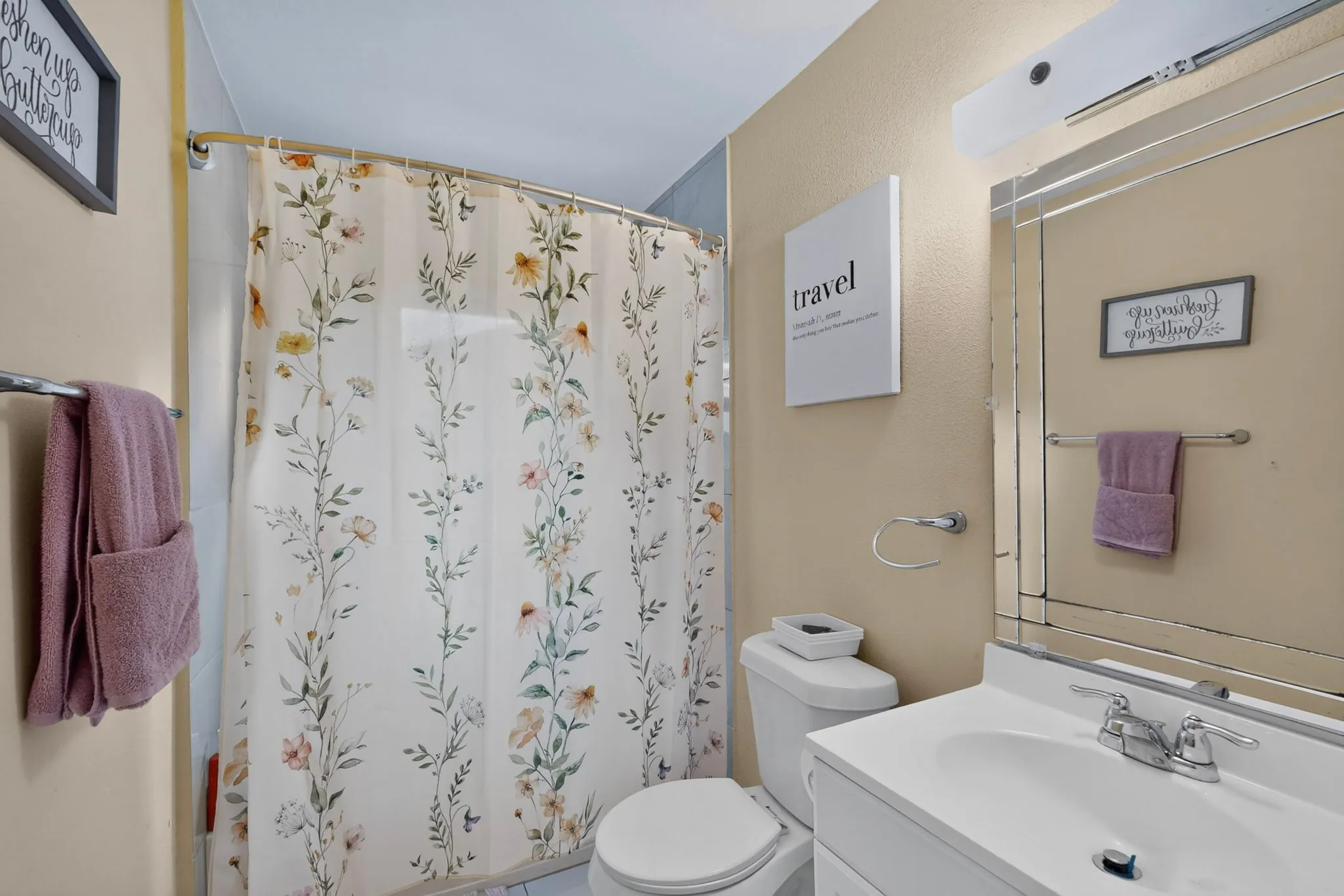 Hall/Guest Bath