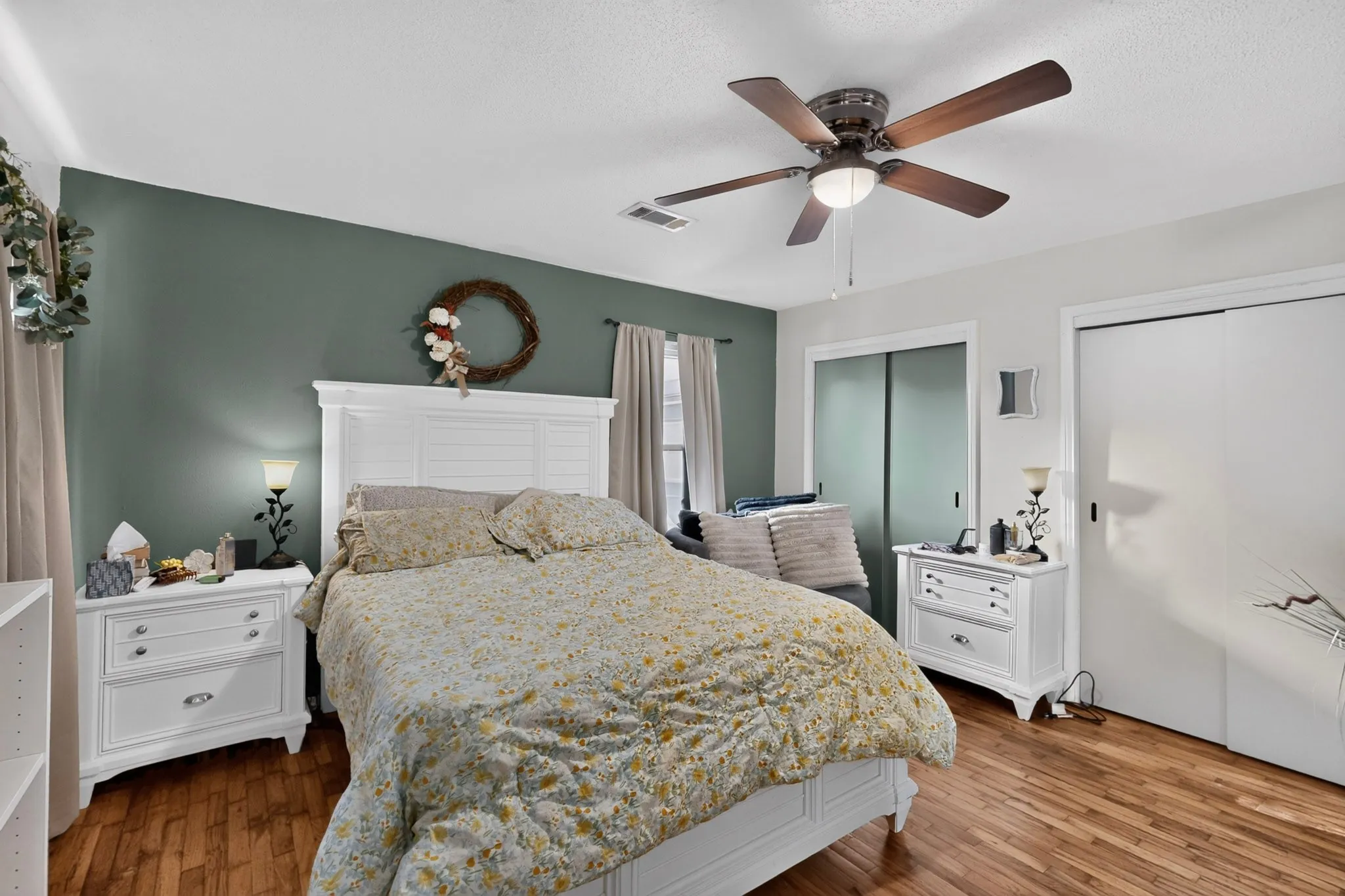 Single Family Residence For Sale in Dallas County , 551 Dawson Drive, Duncanville, Texas 75116, 3 Bedroom, 2 Bathroom, 1 Garage spaces, 1,555 Sqft, built in 1967, mls#21389264, Real Estate Agent in Duncanville, Homes For Sale in Dallas county, Homes For Sale in Duncanville, Realtor in Duncanville Texas, Real Estate Brokerage Independent Realty Texas, Luminita Cordes Realtor
