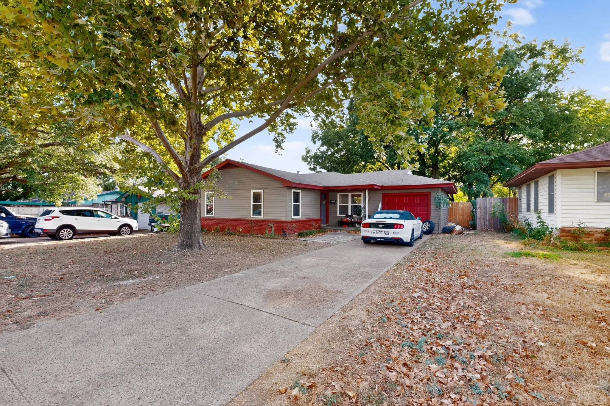 Single Family Residence For Sale in Dallas County , 551 Dawson Drive, Duncanville, Texas 75116, 3 Bedroom, 2 Bathroom, 1 Garage spaces, 1,555 Sqft, built in 1967, mls#21389264, Real Estate Agent in Duncanville, Homes For Sale in Dallas county, Homes For Sale in Duncanville, Realtor in Duncanville Texas, Real Estate Brokerage Independent Realty Texas, Luminita Cordes Realtor