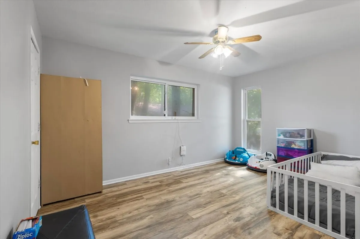 Single Family Residence For Sale in Smith County , 300 Synterra, Lindale, Texas 75771, 4 Bedroom, 3 Bathroom, Garage spaces, 2,077 Sqft, built in 1978, mls#21389602, Real Estate Agent in Lindale, Homes For Sale in Smith county, Homes For Sale in Lindale, Realtor in Lindale Texas, Real Estate Brokerage Independent Realty Texas, Luminita Cordes Realtor