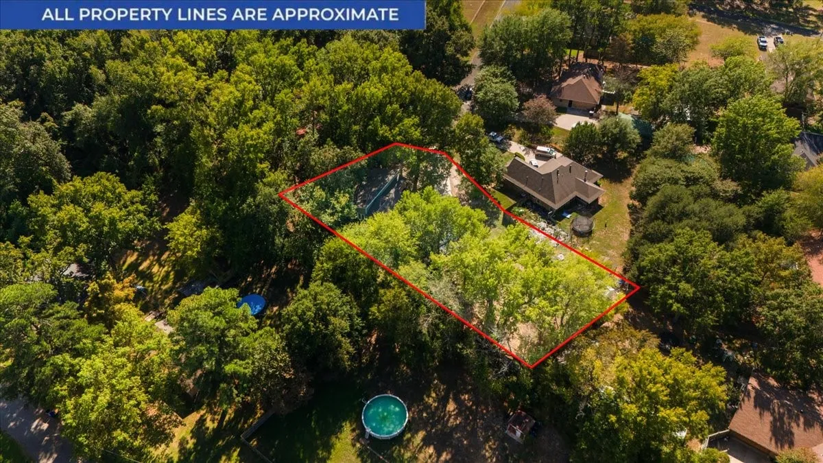 Single Family Residence For Sale in Smith County , 300 Synterra, Lindale, Texas 75771, 4 Bedroom, 3 Bathroom, Garage spaces, 2,077 Sqft, built in 1978, mls#21389602, Real Estate Agent in Lindale, Homes For Sale in Smith county, Homes For Sale in Lindale, Realtor in Lindale Texas, Real Estate Brokerage Independent Realty Texas, Luminita Cordes Realtor