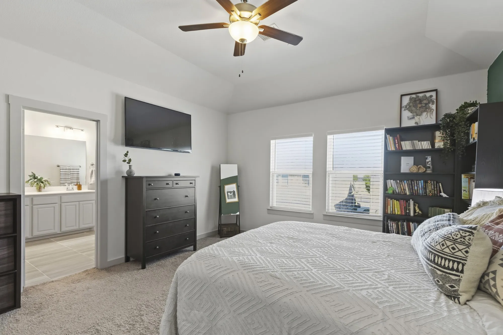 Townhouse For Sale in Collin County , 4880 Woodruff Way, Fairview, Texas 75069, 2 Bedroom, 3 Bathroom, 2 Garage spaces, 1,840 Sqft, built in 2020, mls#21385915, Real Estate Agent in Fairview, Homes For Sale in Collin county, Homes For Sale in Fairview, Realtor in Fairview Texas, Real Estate Brokerage Independent Realty Texas, Luminita Cordes Realtor