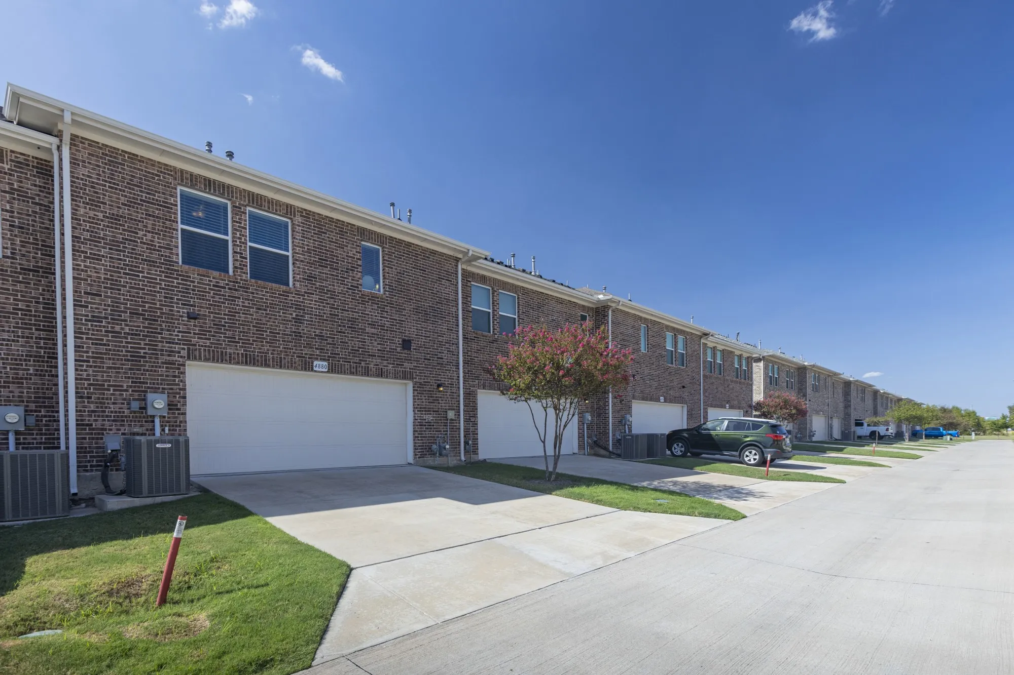 Townhouse For Sale in Collin County , 4880 Woodruff Way, Fairview, Texas 75069, 2 Bedroom, 3 Bathroom, 2 Garage spaces, 1,840 Sqft, built in 2020, mls#21385915, Real Estate Agent in Fairview, Homes For Sale in Collin county, Homes For Sale in Fairview, Realtor in Fairview Texas, Real Estate Brokerage Independent Realty Texas, Luminita Cordes Realtor