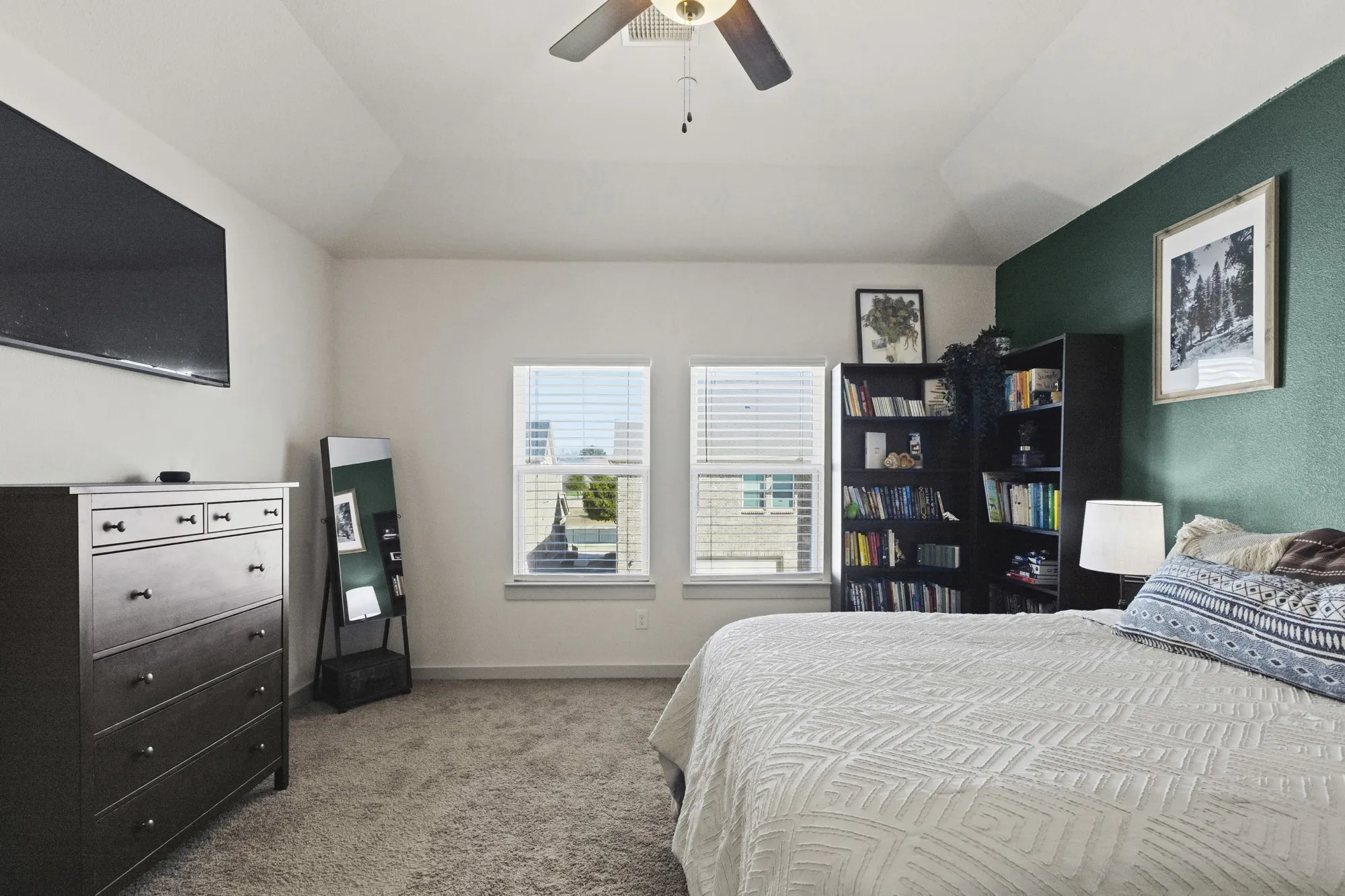Townhouse For Sale in Collin County , 4880 Woodruff Way, Fairview, Texas 75069, 2 Bedroom, 3 Bathroom, 2 Garage spaces, 1,840 Sqft, built in 2020, mls#21385915, Real Estate Agent in Fairview, Homes For Sale in Collin county, Homes For Sale in Fairview, Realtor in Fairview Texas, Real Estate Brokerage Independent Realty Texas, Luminita Cordes Realtor