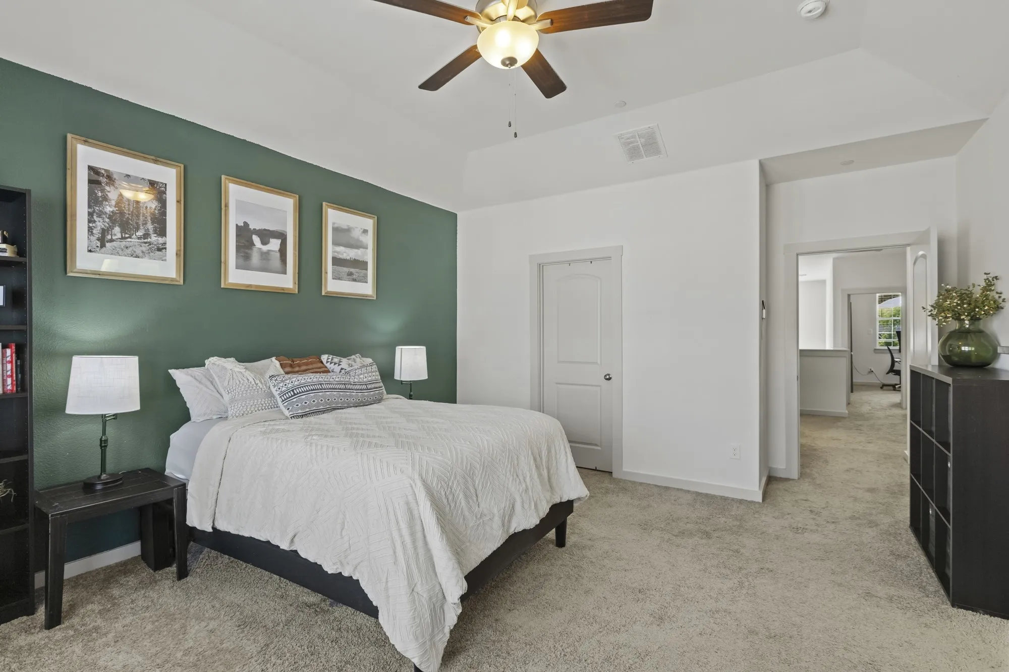 Townhouse For Sale in Collin County , 4880 Woodruff Way, Fairview, Texas 75069, 2 Bedroom, 3 Bathroom, 2 Garage spaces, 1,840 Sqft, built in 2020, mls#21385915, Real Estate Agent in Fairview, Homes For Sale in Collin county, Homes For Sale in Fairview, Realtor in Fairview Texas, Real Estate Brokerage Independent Realty Texas, Luminita Cordes Realtor