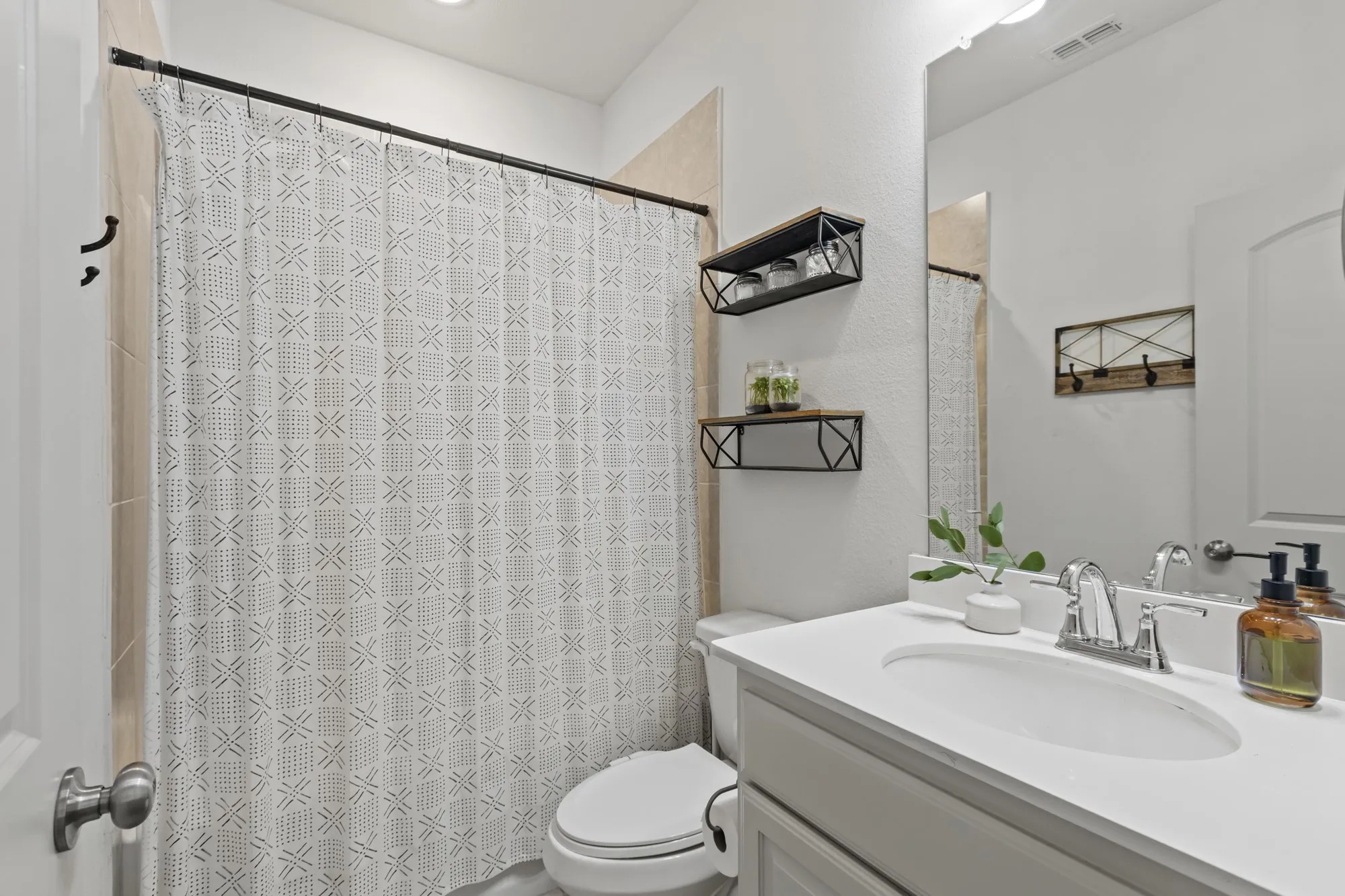 Townhouse For Sale in Collin County , 4880 Woodruff Way, Fairview, Texas 75069, 2 Bedroom, 3 Bathroom, 2 Garage spaces, 1,840 Sqft, built in 2020, mls#21385915, Real Estate Agent in Fairview, Homes For Sale in Collin county, Homes For Sale in Fairview, Realtor in Fairview Texas, Real Estate Brokerage Independent Realty Texas, Luminita Cordes Realtor