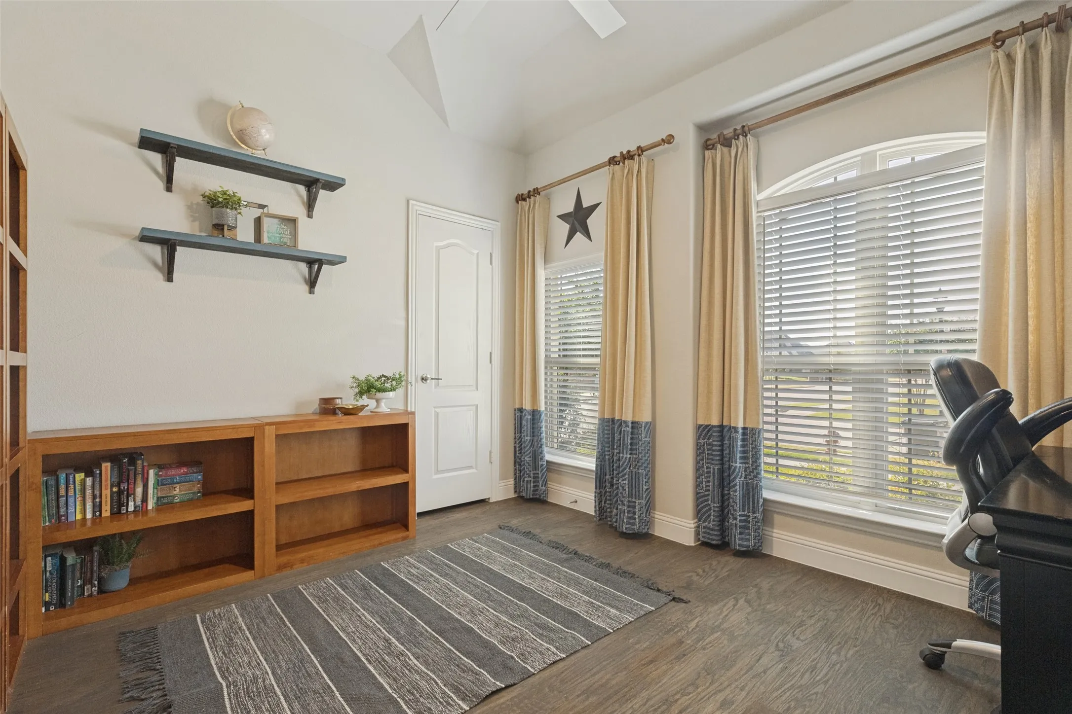 Single Family Residence For Sale in Collin County , 3713 Republic Trail, Melissa, Texas 75454, 4 Bedroom, 3 Bathroom, 2 Garage spaces, 3,296 Sqft, built in 2022, mls#21389545, Real Estate Agent in Melissa, Homes For Sale in Collin county, Homes For Sale in Melissa, Realtor in Melissa Texas, Real Estate Brokerage Independent Realty Texas, Luminita Cordes Realtor