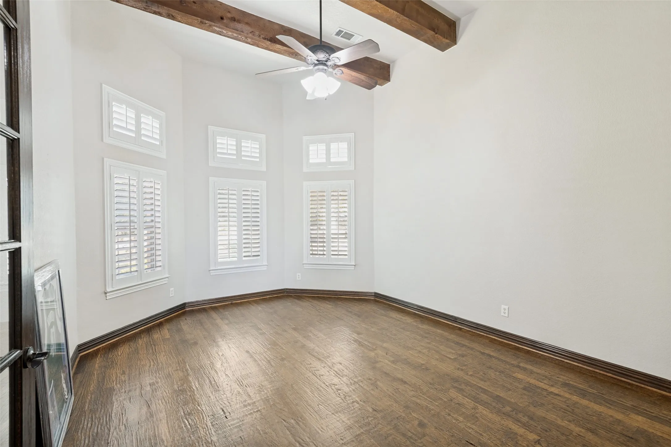 Flex space..office/extra living space