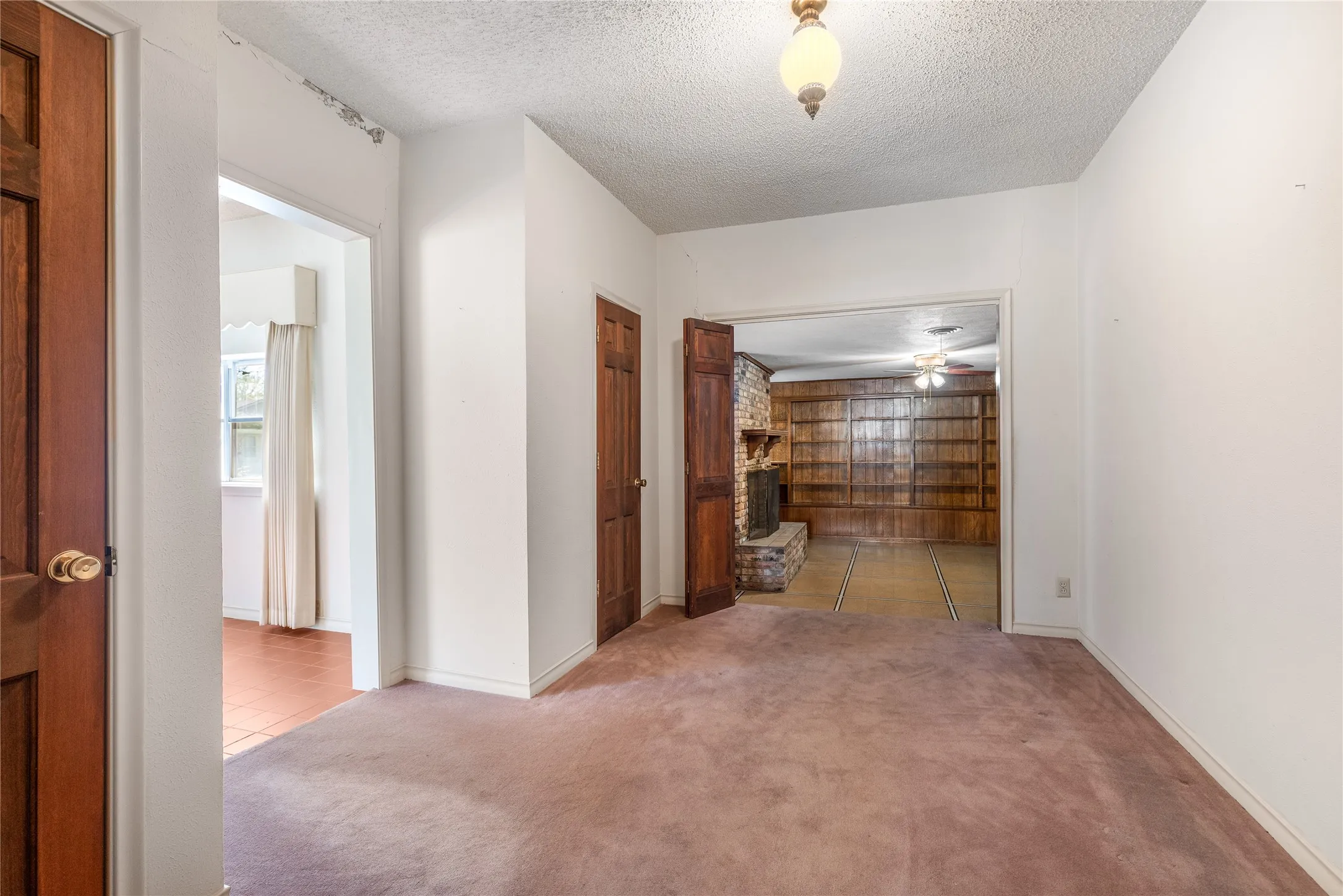 Single Family Residence For Sale in Grayson County , 220 N Holly, Sherman, Texas 75092, 5 Bedroom, 3 Bathroom, 3 Garage spaces, 3,750 Sqft, built in 1925, mls#21388590, Real Estate Agent in Sherman, Homes For Sale in Grayson county, Homes For Sale in Sherman, Realtor in Sherman Texas, Real Estate Brokerage Independent Realty Texas, Luminita Cordes Realtor