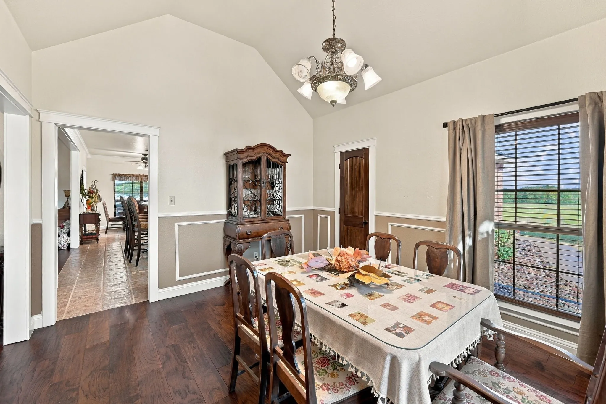 Single Family Residence For Sale in Ellis County , 4218 Fm 66, Waxahachie, Texas 75167, 3 Bedroom, 3 Bathroom, 2 Garage spaces, 2,826 Sqft, built in 2004, mls#21387067, Real Estate Agent in Waxahachie, Homes For Sale in Ellis county, Homes For Sale in Waxahachie, Realtor in Waxahachie Texas, Real Estate Brokerage Independent Realty Texas, Luminita Cordes Realtor