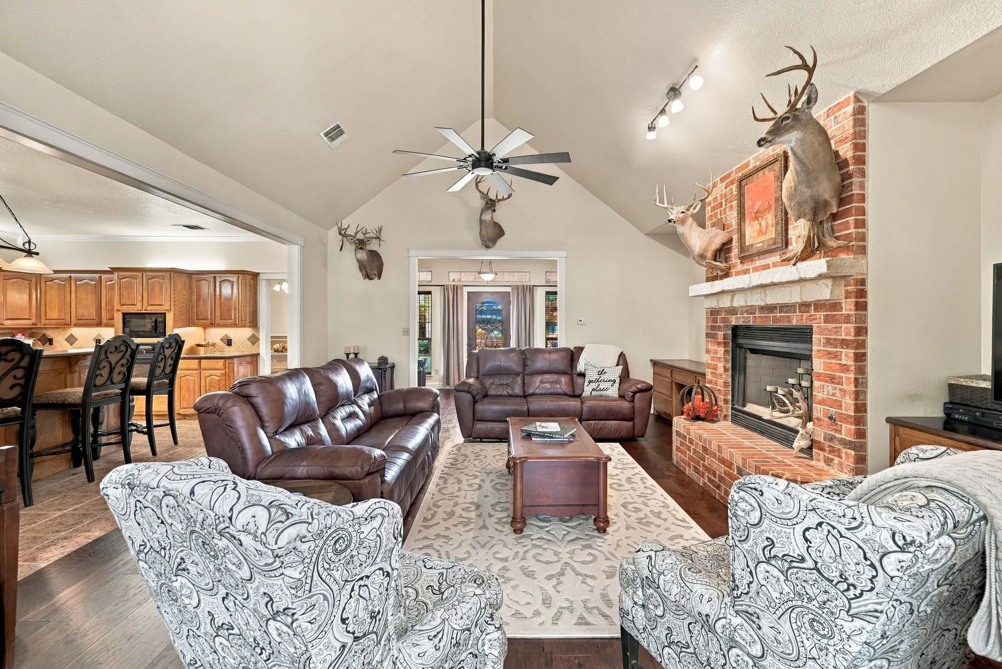 Single Family Residence For Sale in Ellis County , 4218 Fm 66, Waxahachie, Texas 75167, 3 Bedroom, 3 Bathroom, 2 Garage spaces, 2,826 Sqft, built in 2004, mls#21387067, Real Estate Agent in Waxahachie, Homes For Sale in Ellis county, Homes For Sale in Waxahachie, Realtor in Waxahachie Texas, Real Estate Brokerage Independent Realty Texas, Luminita Cordes Realtor