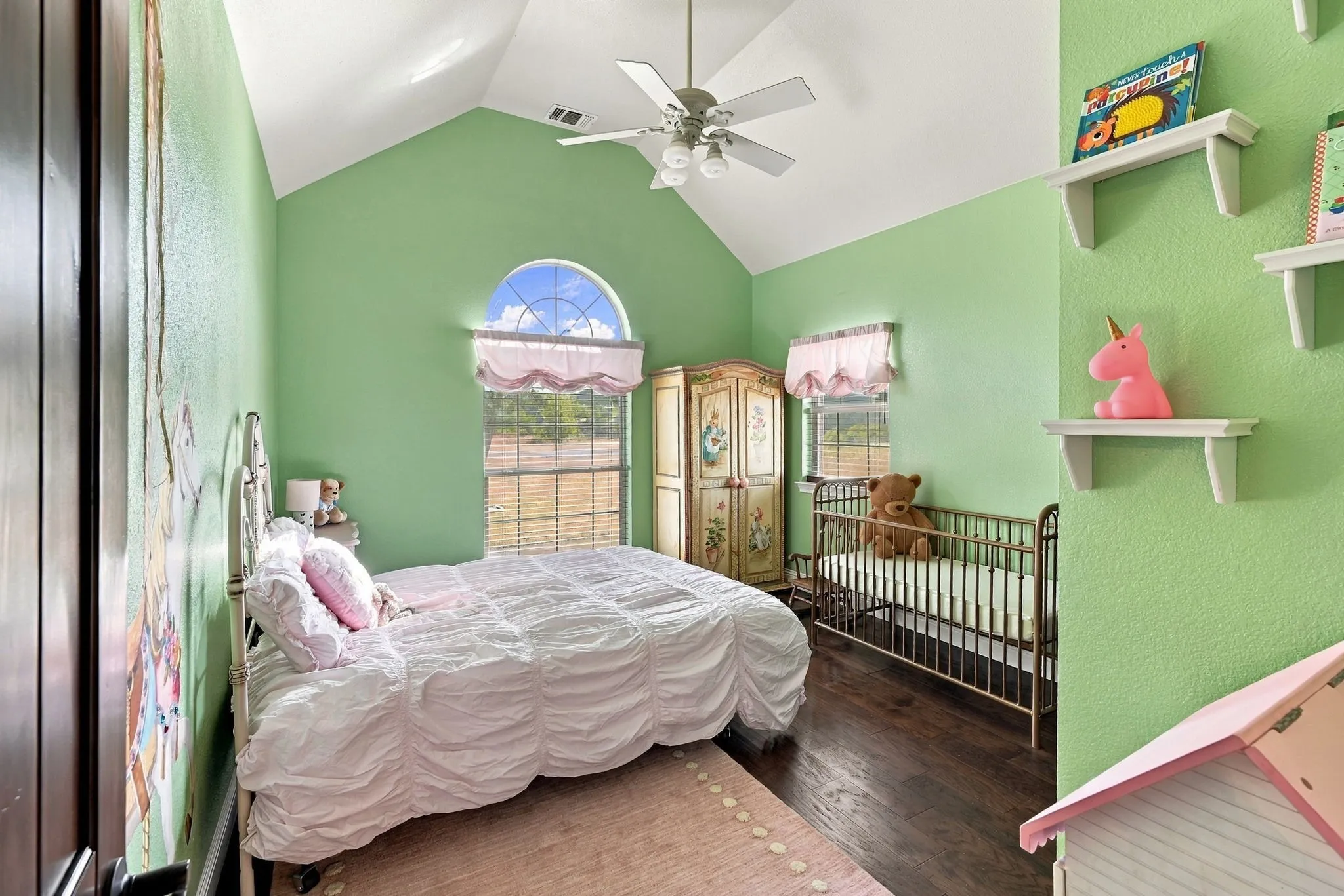 Single Family Residence For Sale in Ellis County , 4218 Fm 66, Waxahachie, Texas 75167, 3 Bedroom, 3 Bathroom, 2 Garage spaces, 2,826 Sqft, built in 2004, mls#21387067, Real Estate Agent in Waxahachie, Homes For Sale in Ellis county, Homes For Sale in Waxahachie, Realtor in Waxahachie Texas, Real Estate Brokerage Independent Realty Texas, Luminita Cordes Realtor