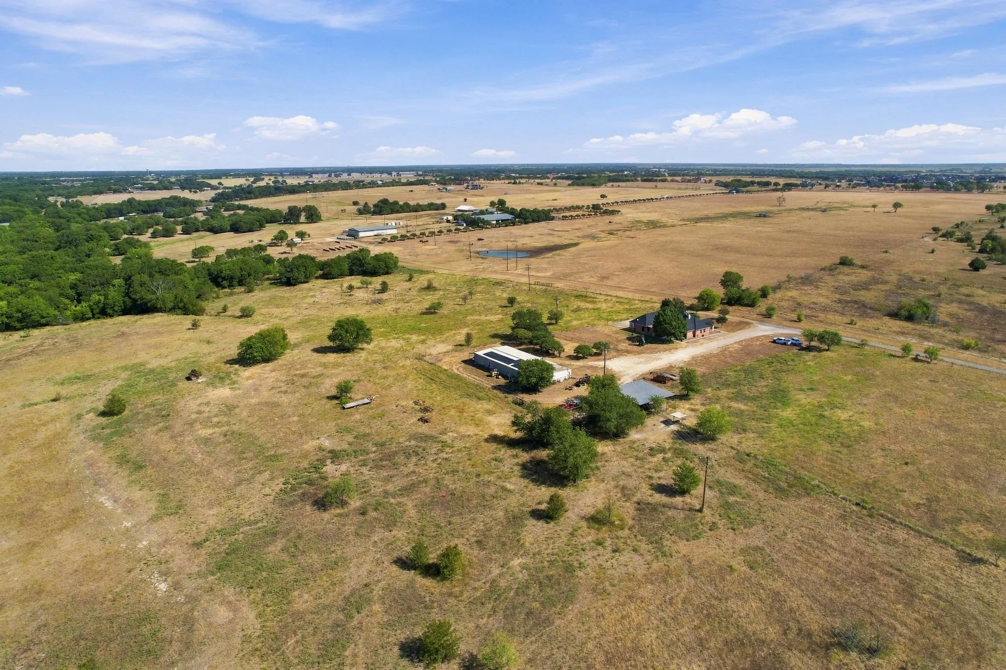 Single Family Residence For Sale in Ellis County , 4218 Fm 66, Waxahachie, Texas 75167, 3 Bedroom, 3 Bathroom, 2 Garage spaces, 2,826 Sqft, built in 2004, mls#21387067, Real Estate Agent in Waxahachie, Homes For Sale in Ellis county, Homes For Sale in Waxahachie, Realtor in Waxahachie Texas, Real Estate Brokerage Independent Realty Texas, Luminita Cordes Realtor