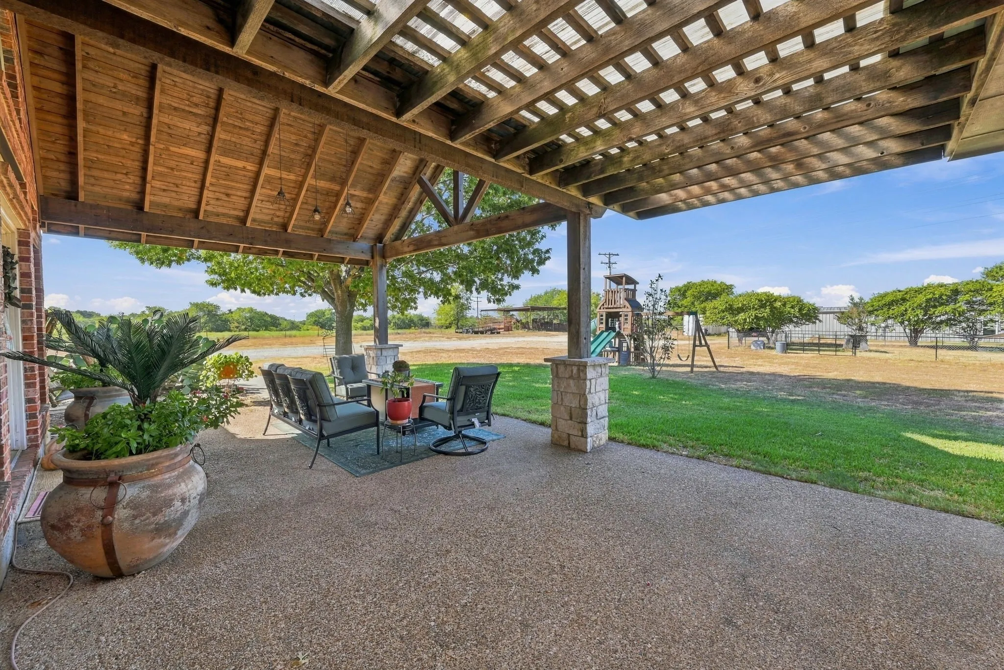 Single Family Residence For Sale in Ellis County , 4218 Fm 66, Waxahachie, Texas 75167, 3 Bedroom, 3 Bathroom, 2 Garage spaces, 2,826 Sqft, built in 2004, mls#21387067, Real Estate Agent in Waxahachie, Homes For Sale in Ellis county, Homes For Sale in Waxahachie, Realtor in Waxahachie Texas, Real Estate Brokerage Independent Realty Texas, Luminita Cordes Realtor