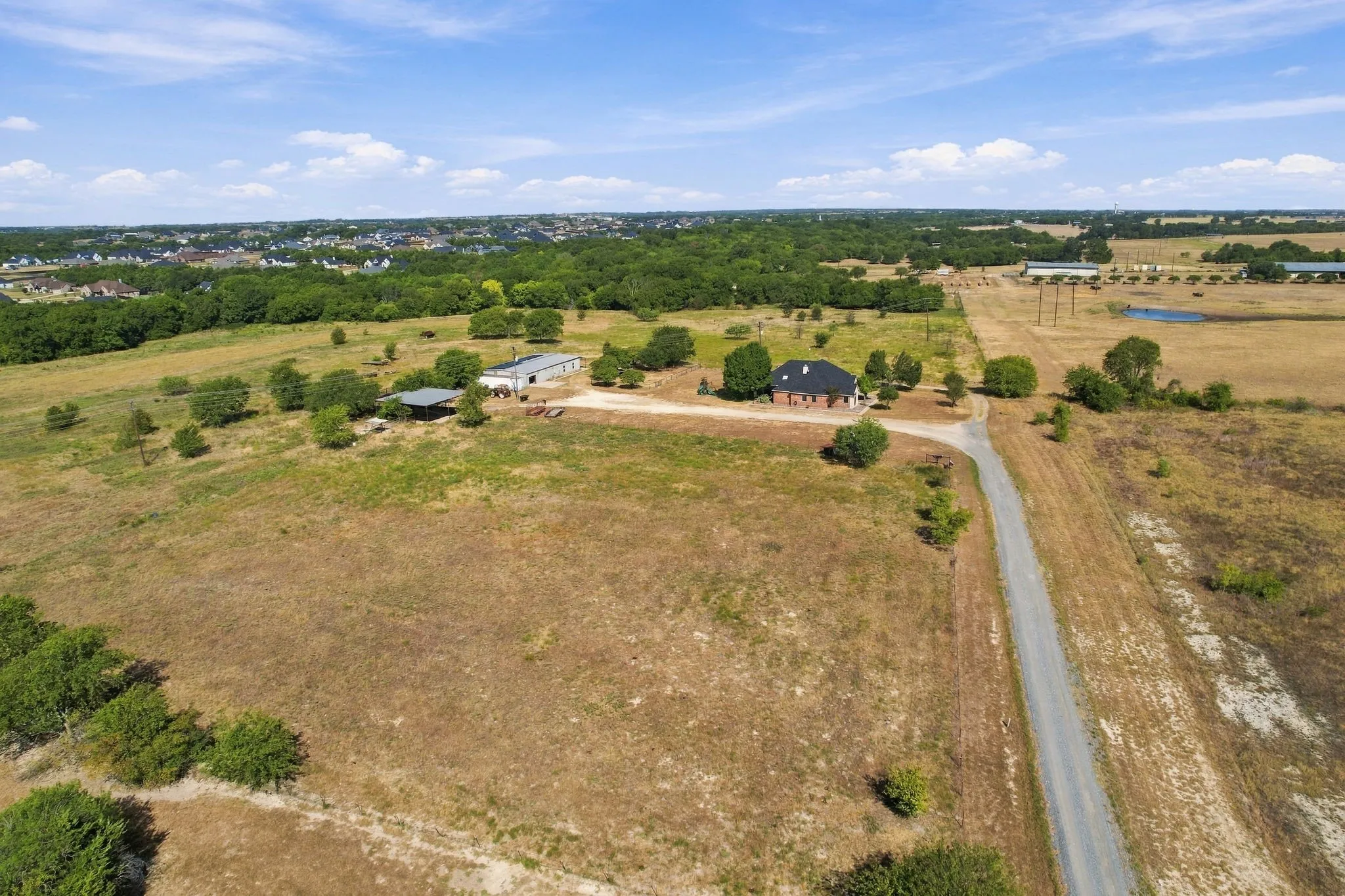 Single Family Residence For Sale in Ellis County , 4218 Fm 66, Waxahachie, Texas 75167, 3 Bedroom, 3 Bathroom, 2 Garage spaces, 2,826 Sqft, built in 2004, mls#21387067, Real Estate Agent in Waxahachie, Homes For Sale in Ellis county, Homes For Sale in Waxahachie, Realtor in Waxahachie Texas, Real Estate Brokerage Independent Realty Texas, Luminita Cordes Realtor