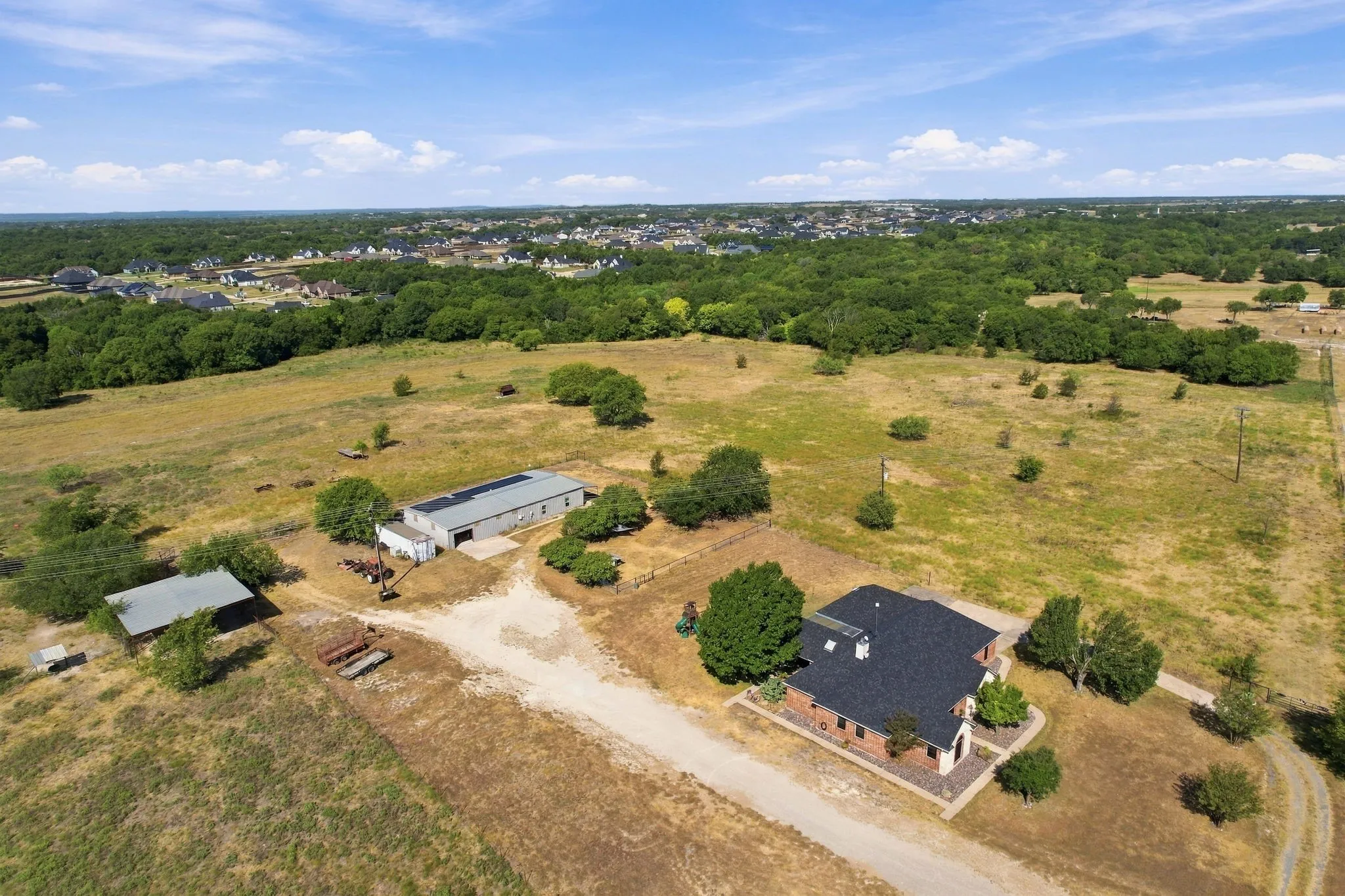 Single Family Residence For Sale in Ellis County , 4218 Fm 66, Waxahachie, Texas 75167, 3 Bedroom, 3 Bathroom, 2 Garage spaces, 2,826 Sqft, built in 2004, mls#21387067, Real Estate Agent in Waxahachie, Homes For Sale in Ellis county, Homes For Sale in Waxahachie, Realtor in Waxahachie Texas, Real Estate Brokerage Independent Realty Texas, Luminita Cordes Realtor