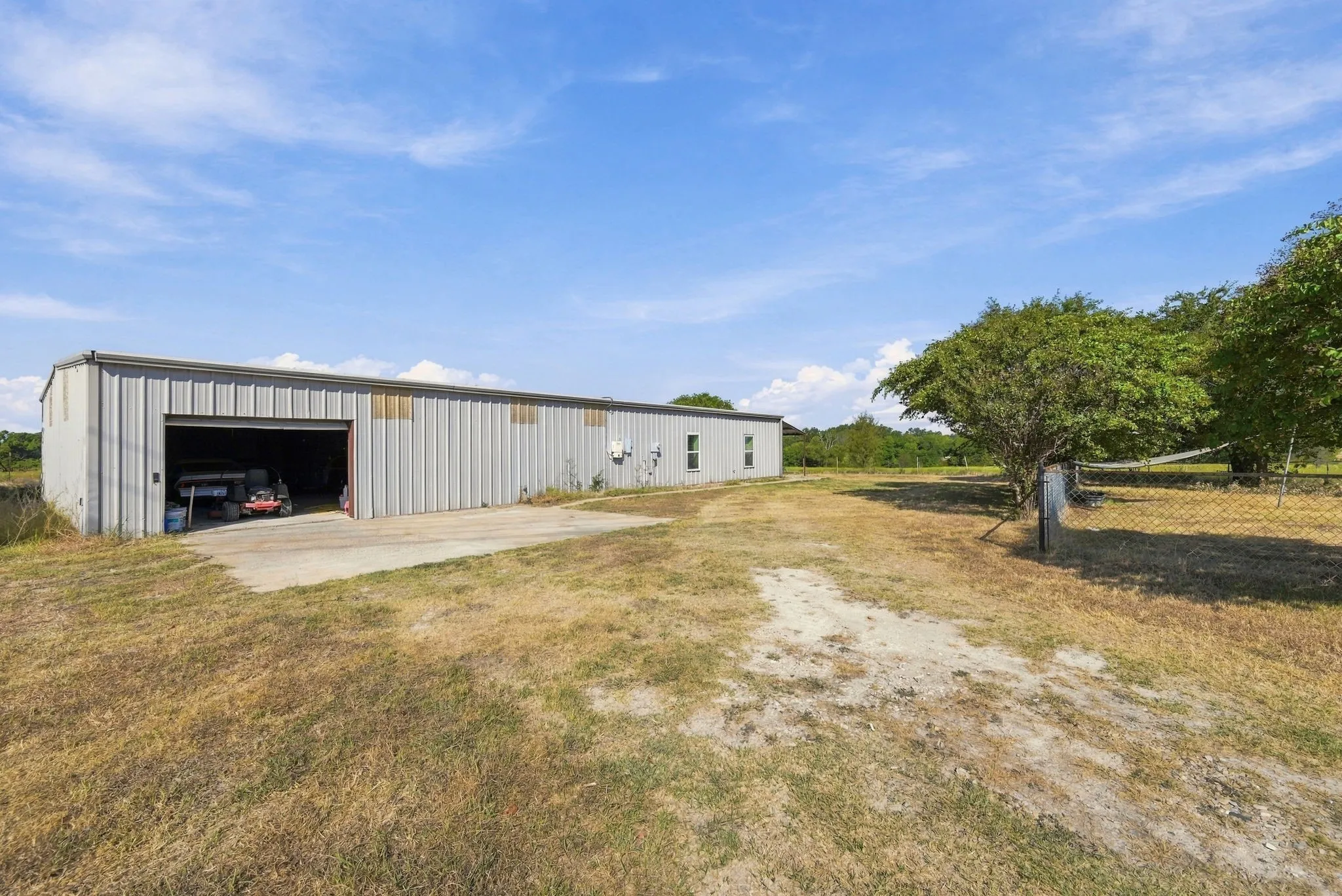 Single Family Residence For Sale in Ellis County , 4218 Fm 66, Waxahachie, Texas 75167, 3 Bedroom, 3 Bathroom, 2 Garage spaces, 2,826 Sqft, built in 2004, mls#21387067, Real Estate Agent in Waxahachie, Homes For Sale in Ellis county, Homes For Sale in Waxahachie, Realtor in Waxahachie Texas, Real Estate Brokerage Independent Realty Texas, Luminita Cordes Realtor